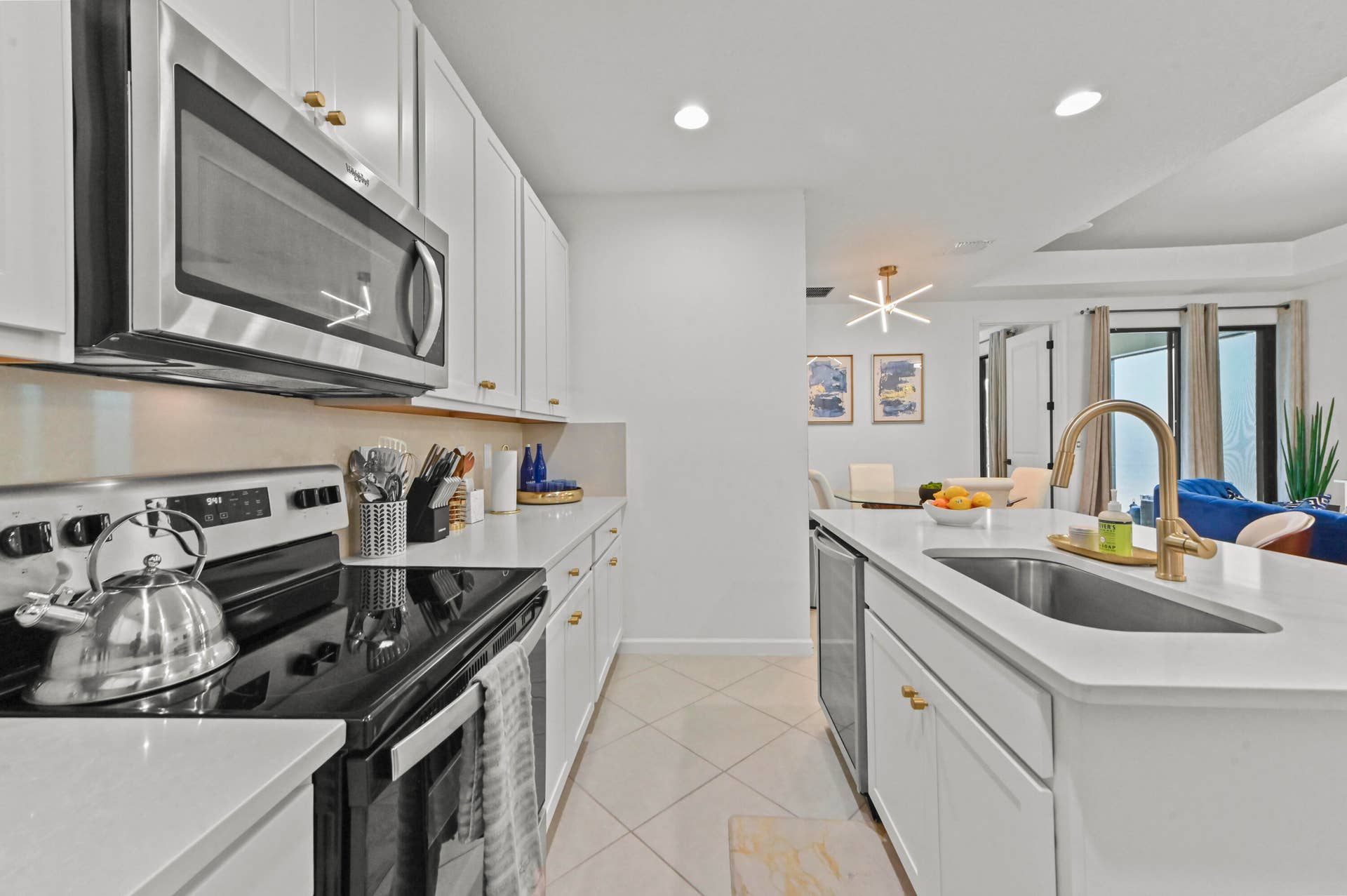 355 NW 33RD Lane, Pompano Beach, FL 33069 18 Kitchen 05