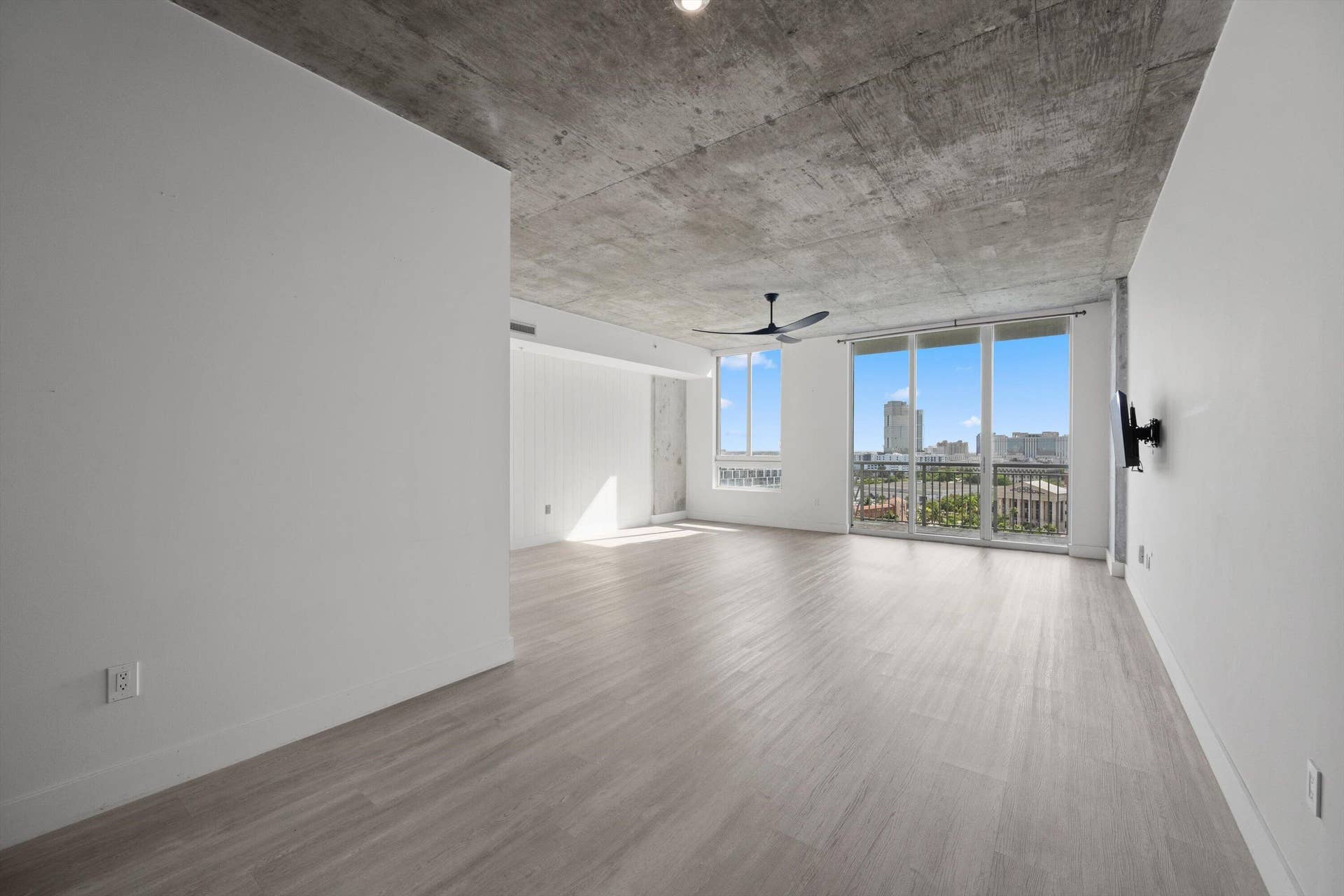 300 S AUSTRALIAN Avenue, #1103, West Palm Beach, West Palm Beach, FL 33401 06-DSC_8325