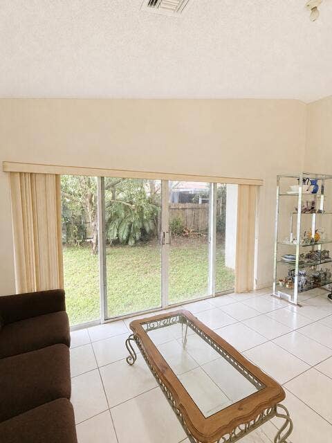 Living space/more dining space off kitchen
