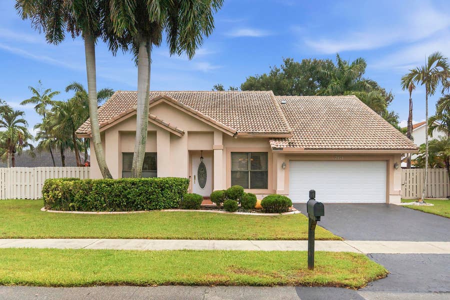 Property photo for 761 Greenbriar Avenue, Davie, FL