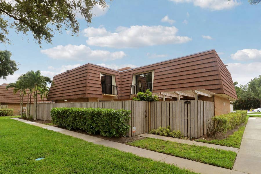 Property photo for 1901 19th Lane, Palm Beach Gardens, FL