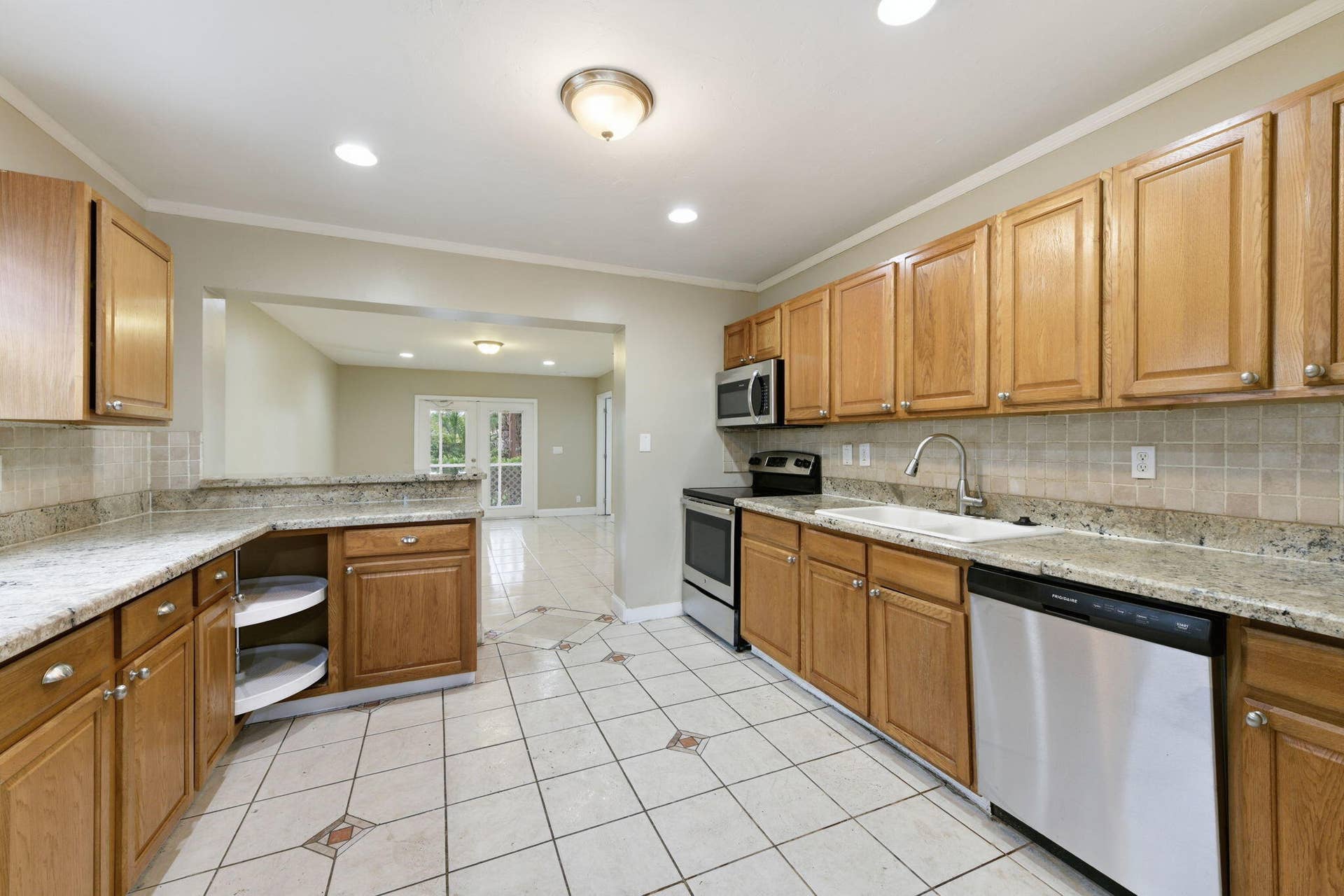 939 CHARLES Street, West Palm Beach, FL 33401 010_ListerPros