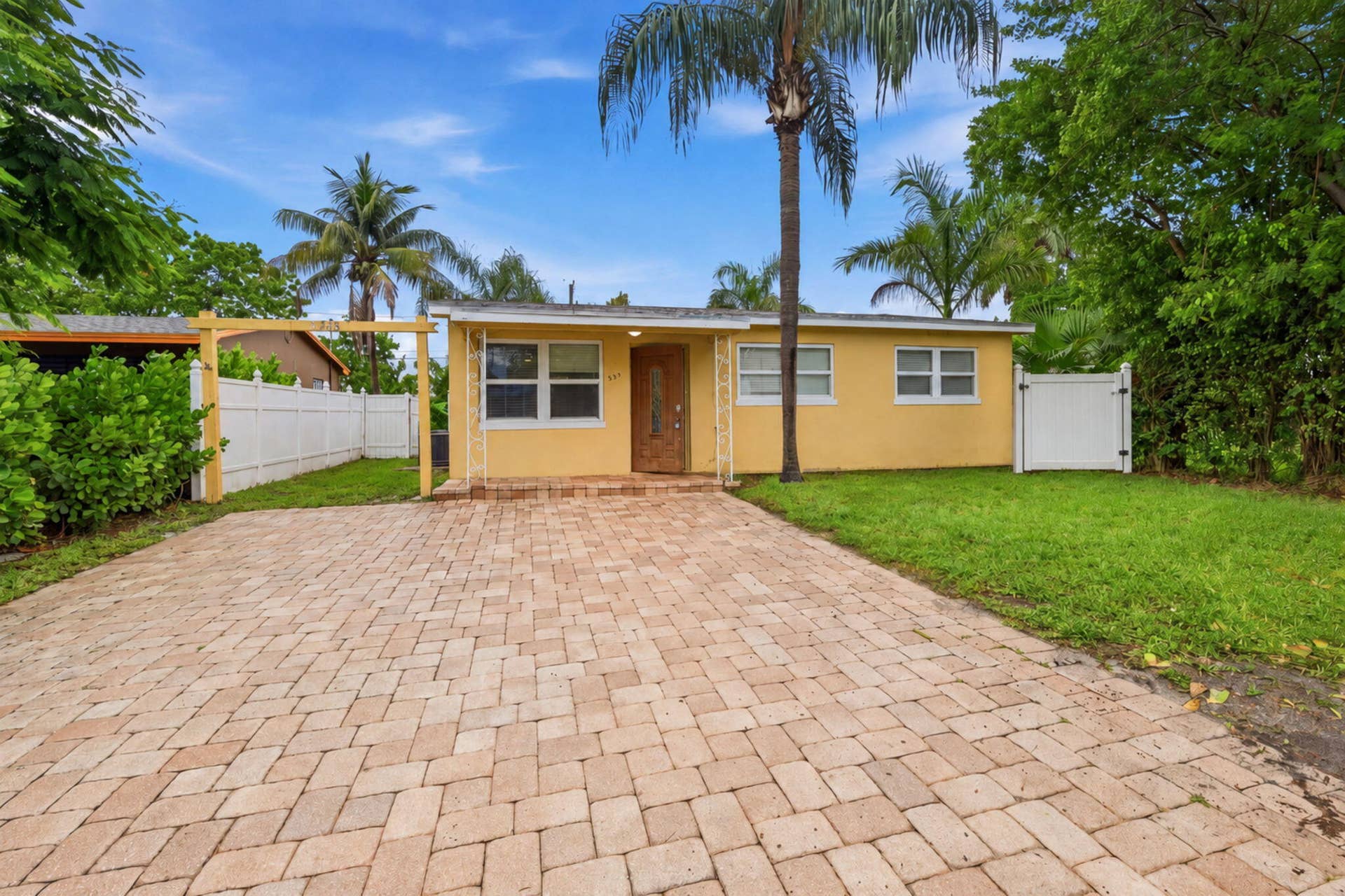 939 CHARLES Street, West Palm Beach, FL 33401 001_ListerPros