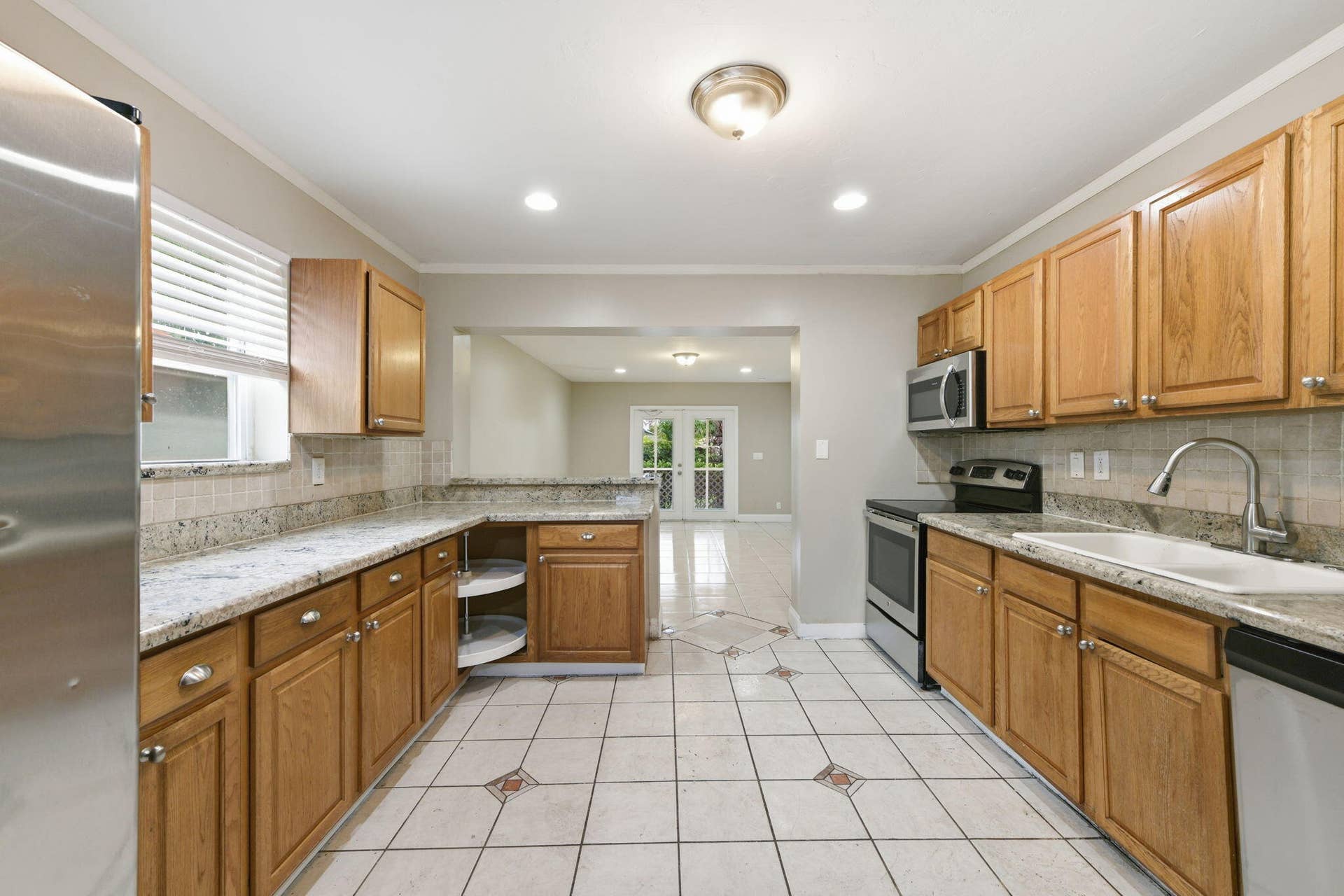 939 CHARLES Street, West Palm Beach, FL 33401 011_ListerPros