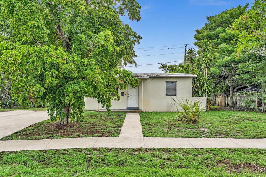 Property photo for 4936 NE 14TH Avenue, Pompano Beach, FL