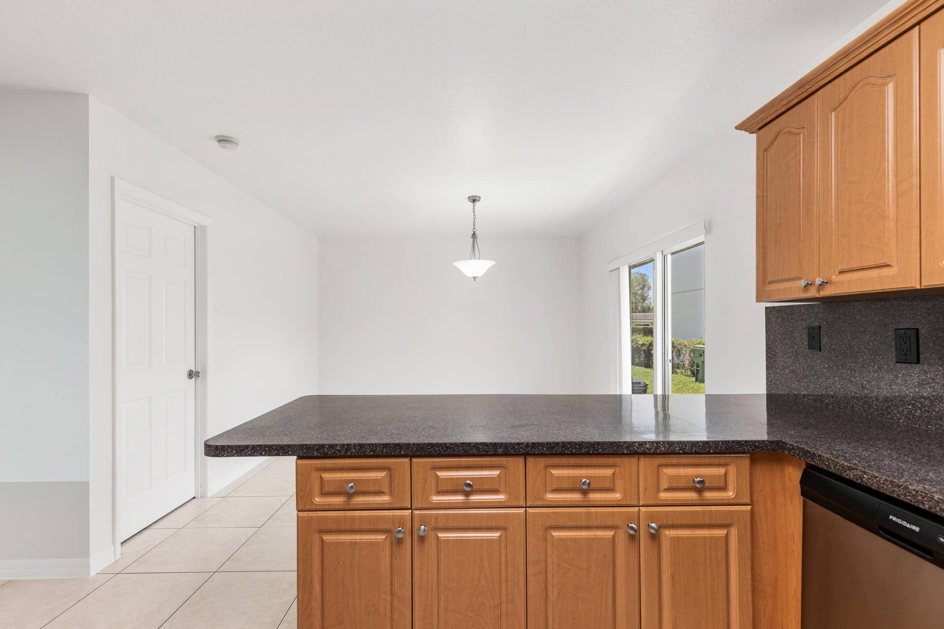 24 SW 6th Street, #2, Hallandale Beach, FL 33009 1I6A4529