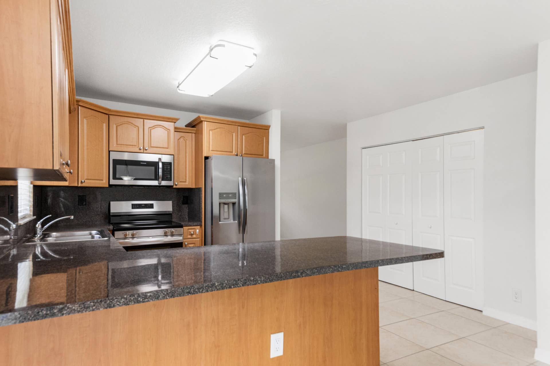 24 SW 6th Street, #2, Hallandale Beach, FL 33009 1I6A4522