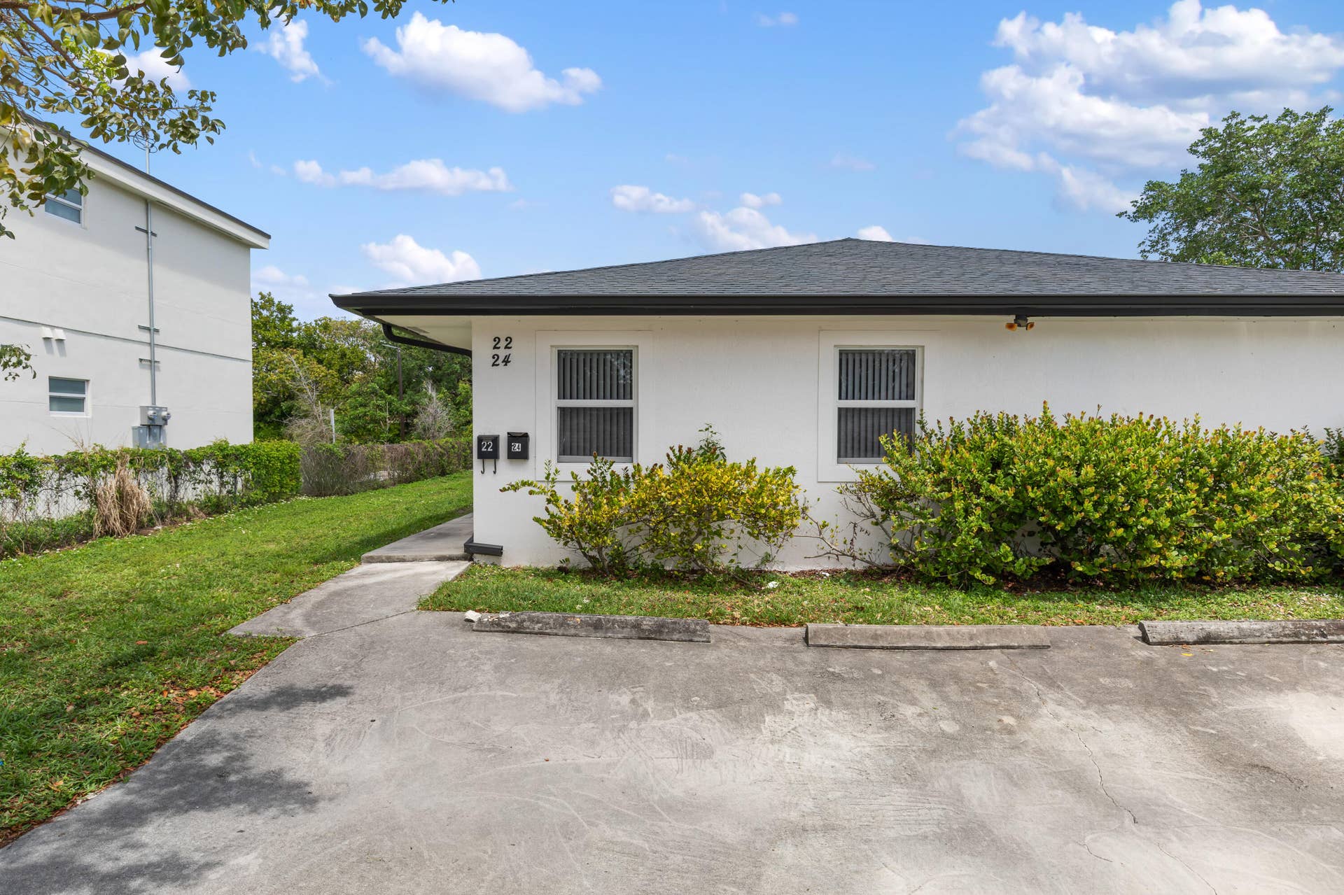 24 SW 6th Street, #2, Hallandale Beach, FL 33009 1I6A8545