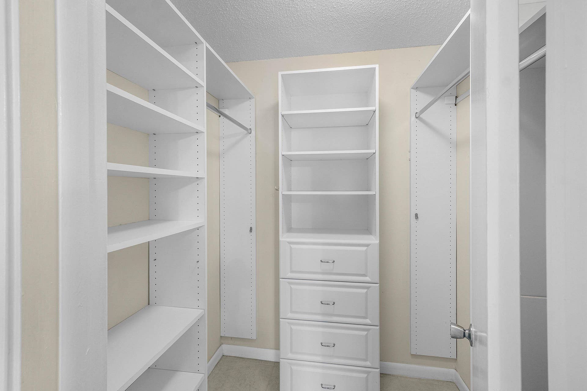 14605 Lucy Drive, Delray Beach, FL 33484 Built-In Closet