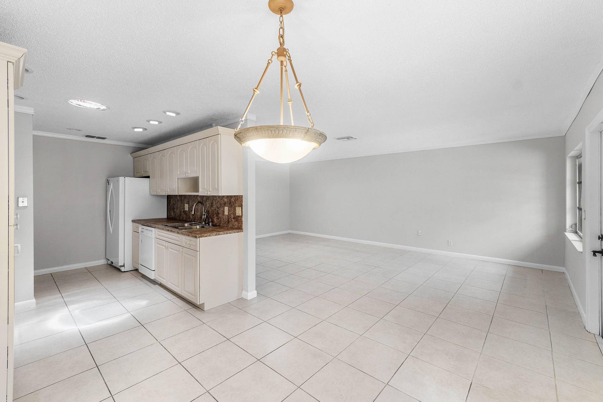 14605 Lucy Drive, Delray Beach, FL 33484 Kitchen - Living Room