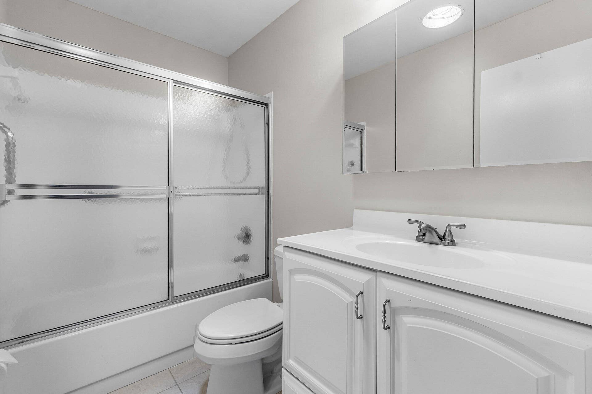 14605 Lucy Drive, Delray Beach, FL 33484 Guest Bathroom
