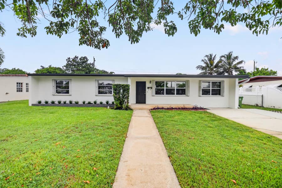 Property photo for 129 GREENBRIER Drive, Palm Springs, FL