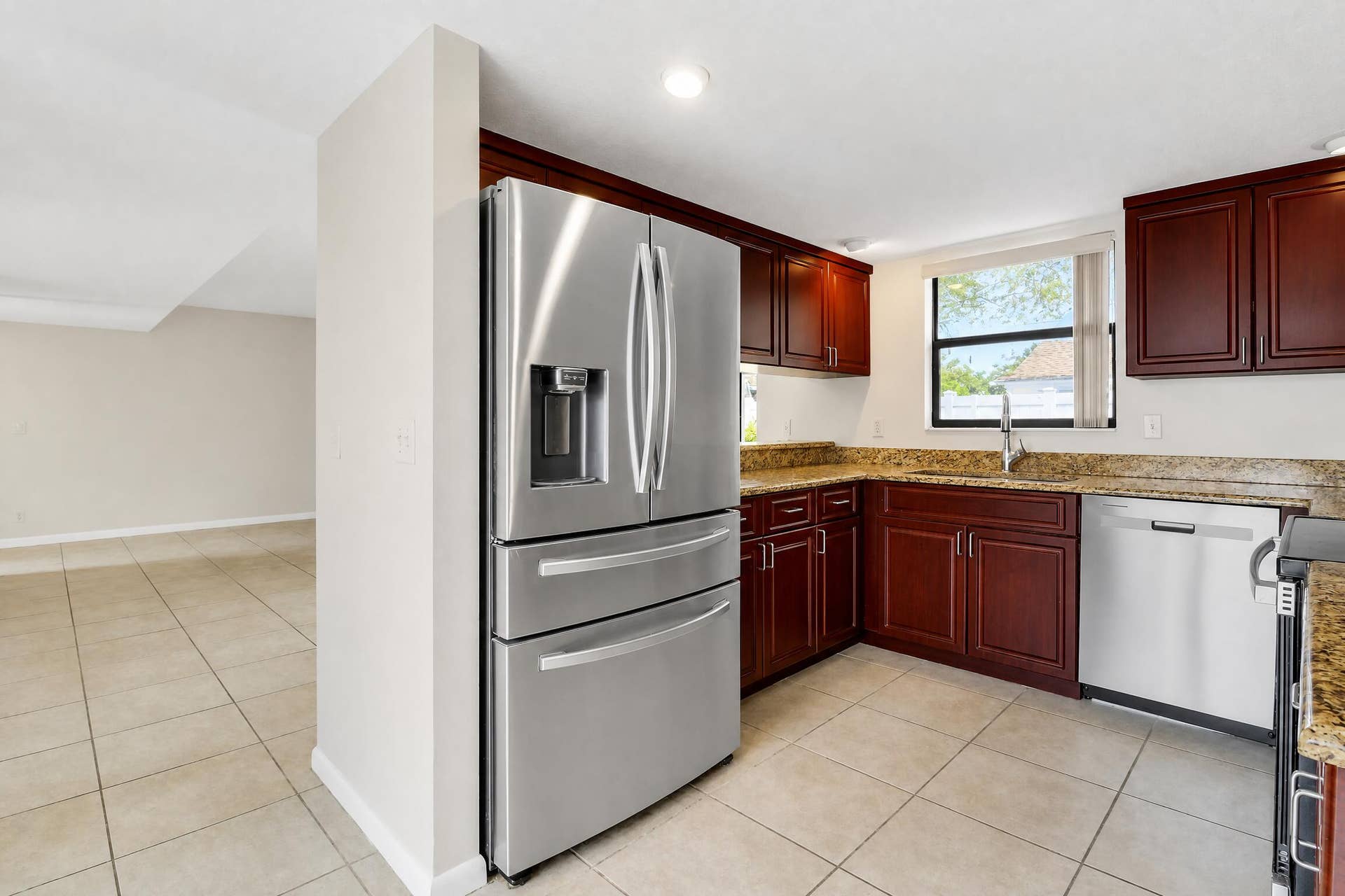 202 LAKEWOOD Drive, #11B, Jupiter, FL 33458 kitchen