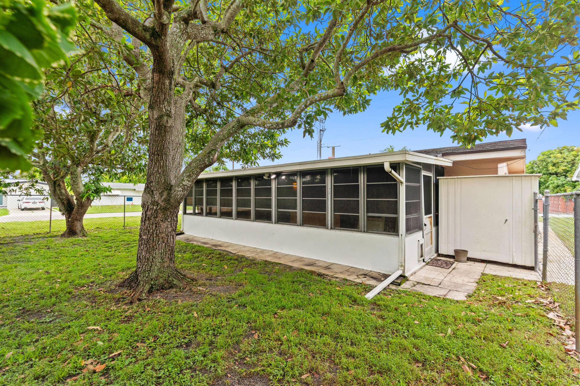 1111 NW 85TH Way, Pembroke Pines, FL 33024 DSC05144