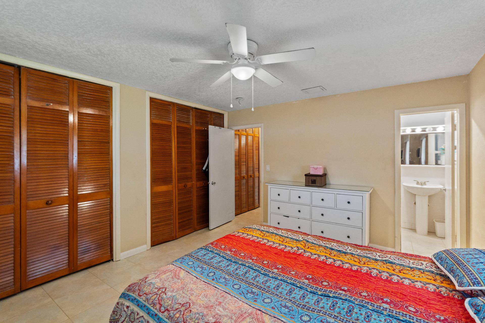 1111 NW 85TH Way, Pembroke Pines, FL 33024 DSC05216