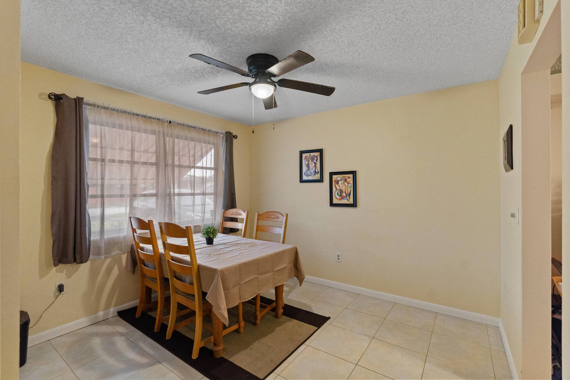 1111 NW 85TH Way, Pembroke Pines, FL 33024 DSC05183