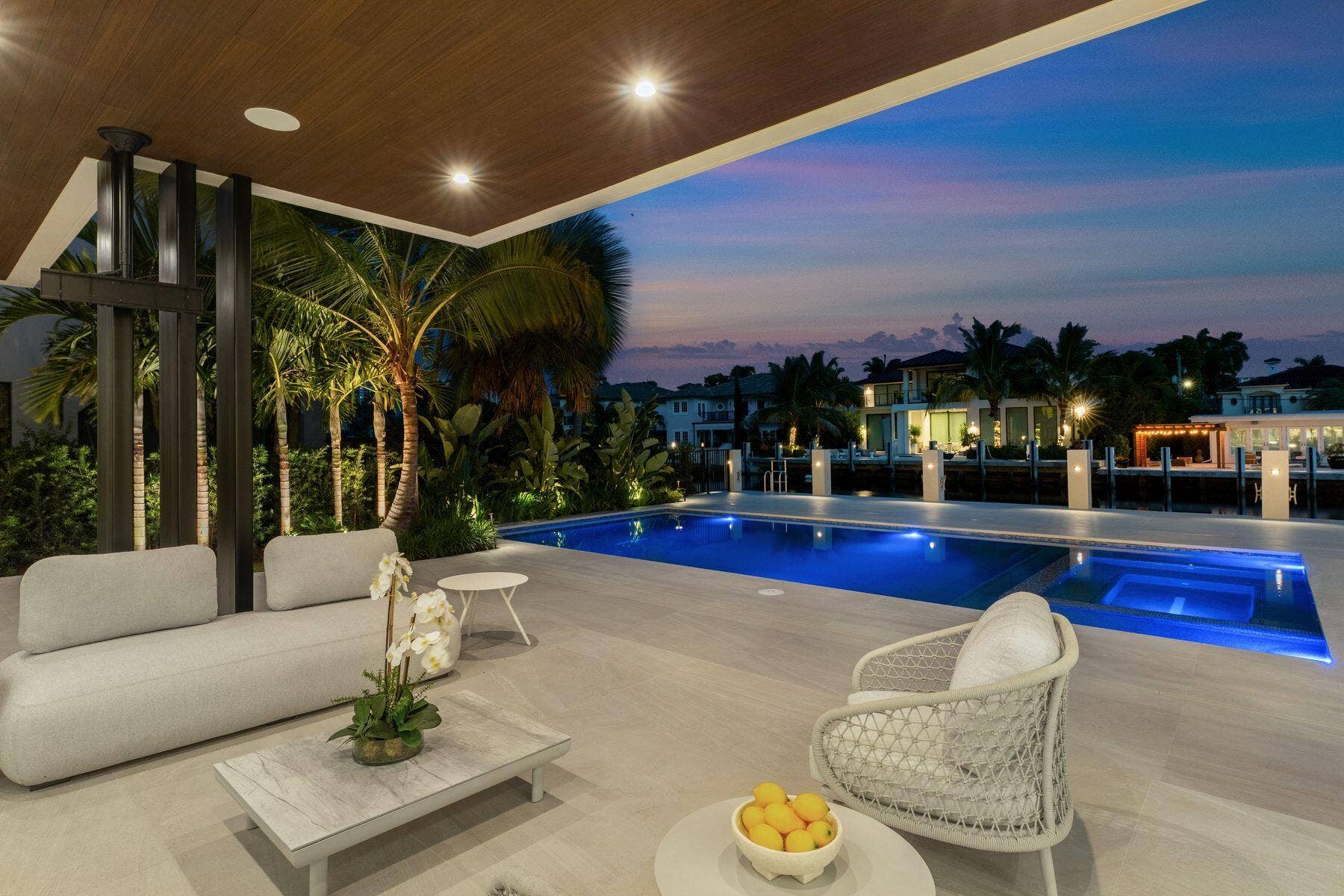 Entertain, Unwind & Enjoy the Water