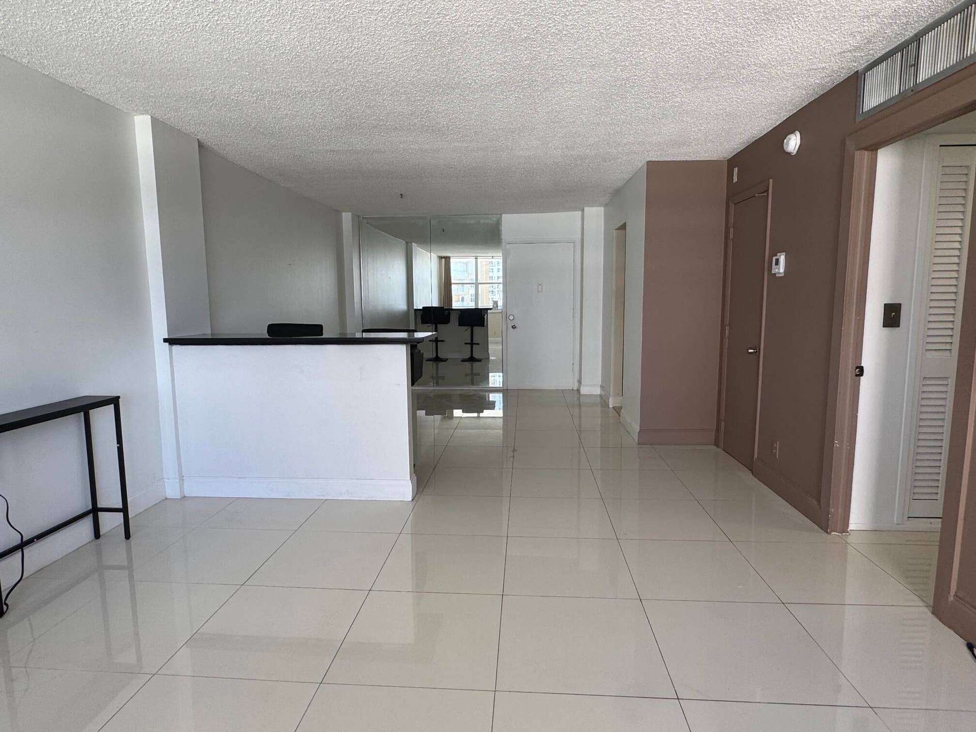 305 N POMPANO BEACH Boulevard, #307, Pompano Beach, Pompano Beach, FL 33062 JH 307 living