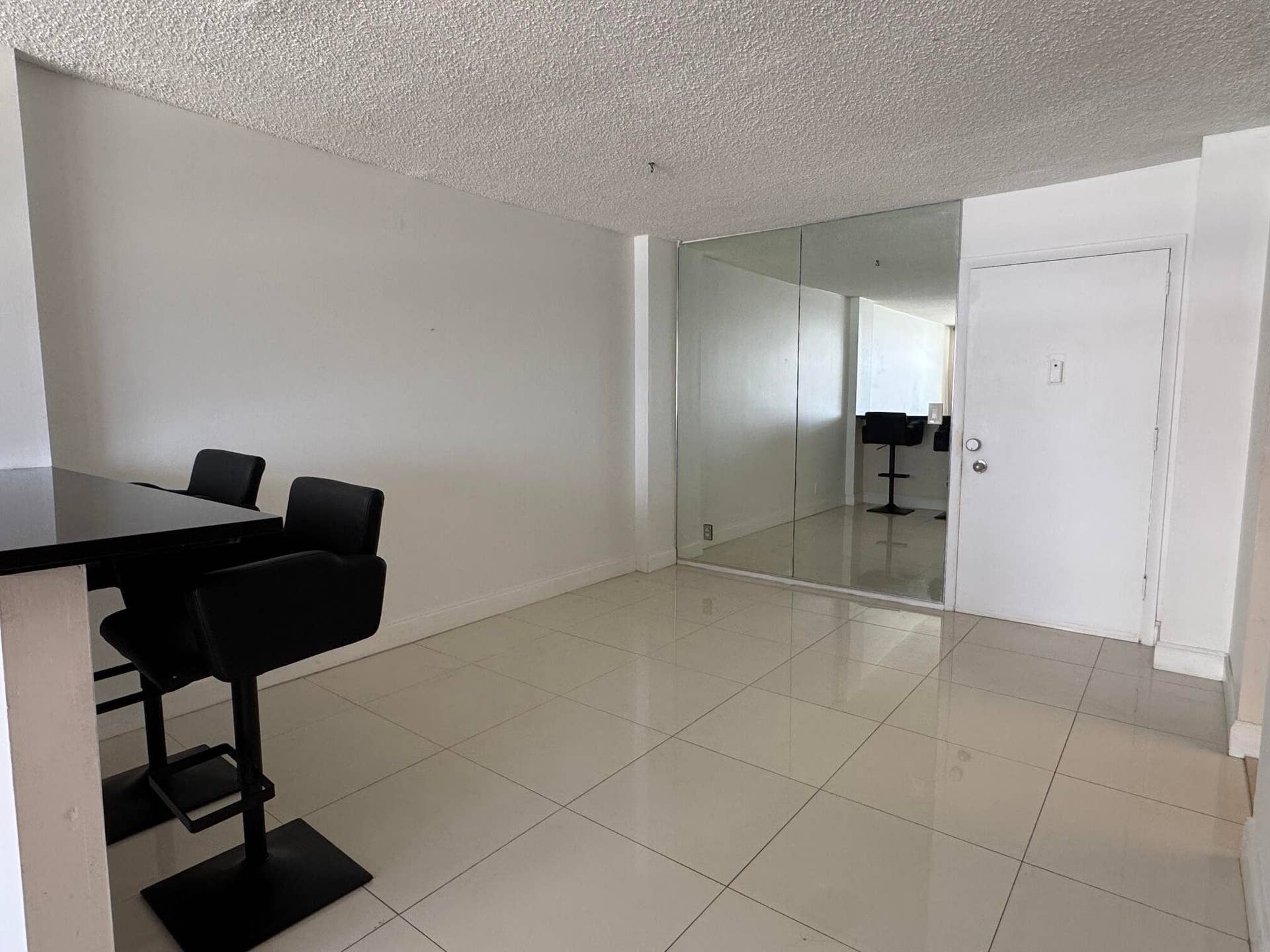 305 N POMPANO BEACH Boulevard, #307, Pompano Beach, Pompano Beach, FL 33062 JH 307 dining area