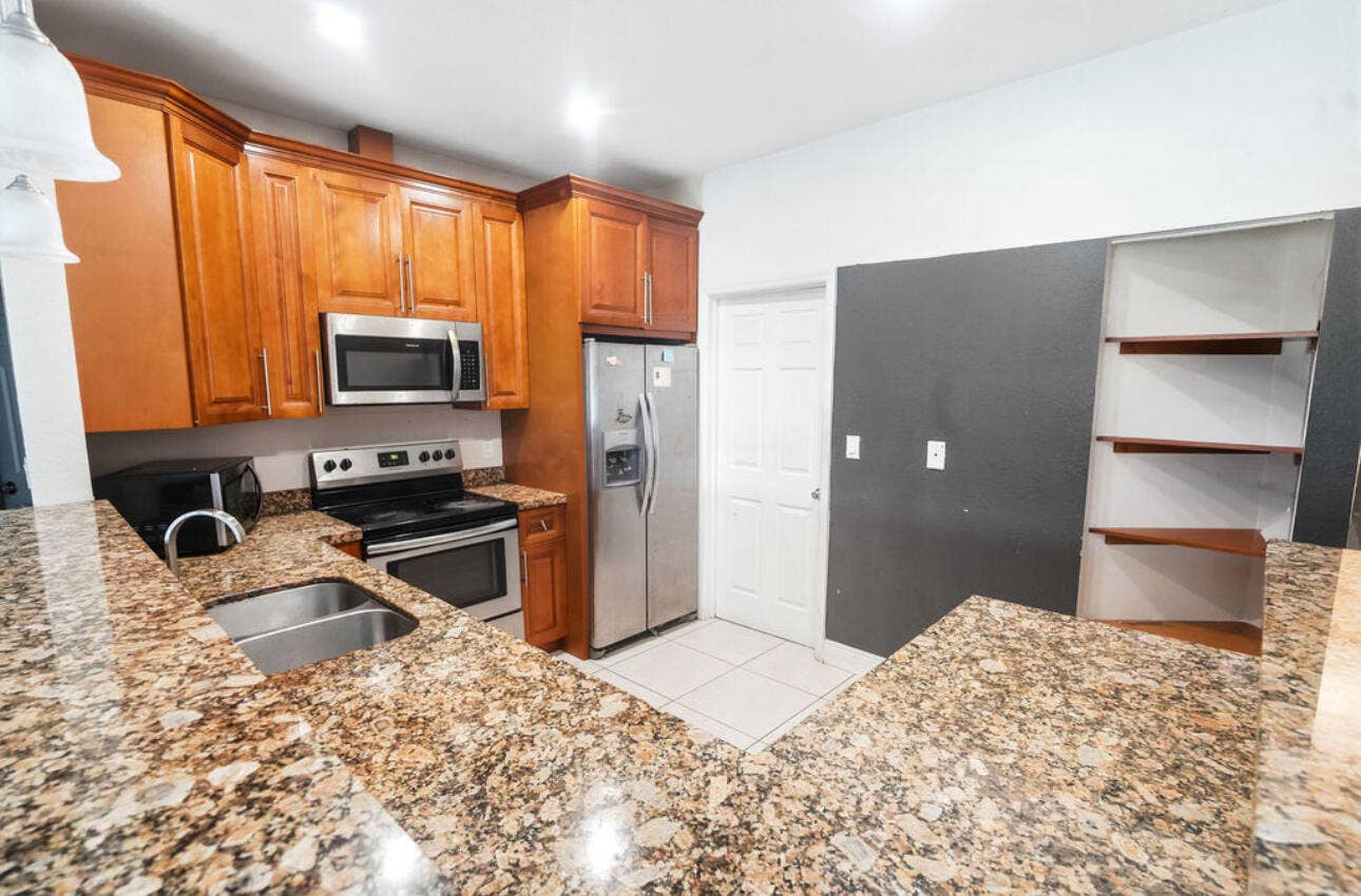 2430 NW 13TH Street, Pompano Beach, FL 33069 IMG_6932