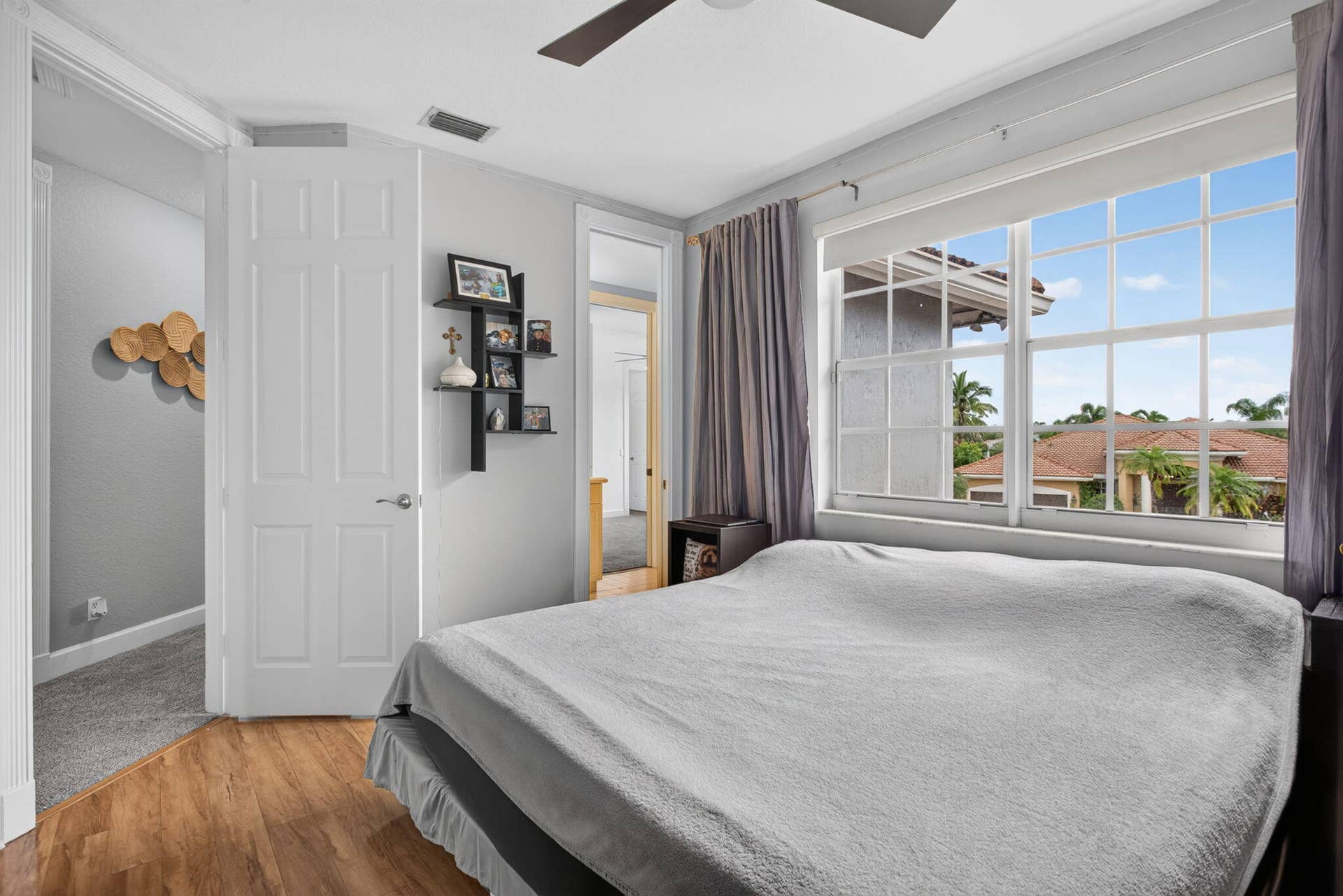 577 NW 120TH Drive, Coral Springs, FL 33071 Second bedroom with Jack and Jill bathroom