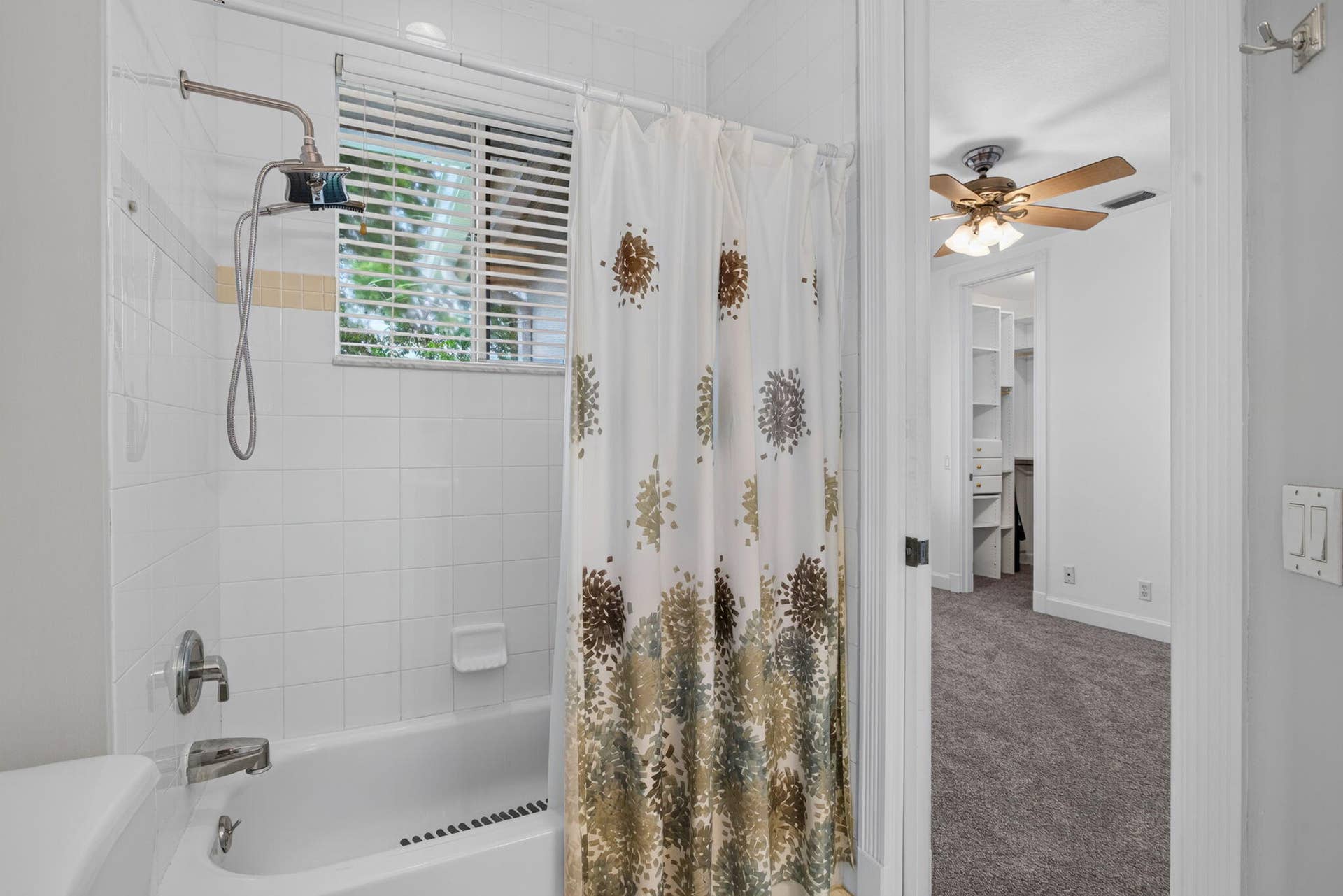 577 NW 120TH Drive, Coral Springs, FL 33071 Jack and Jill bathroom 2 of 2