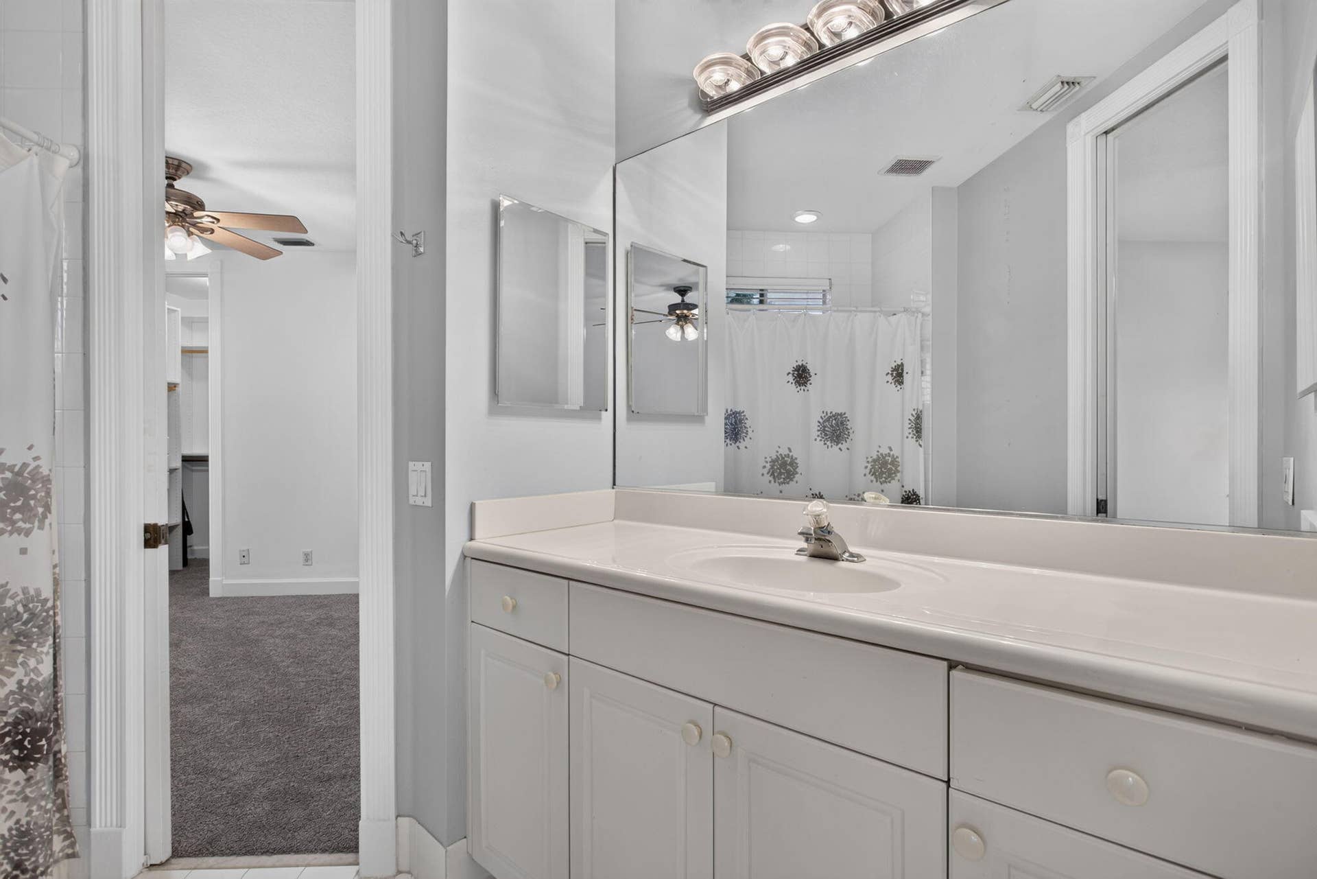 577 NW 120TH Drive, Coral Springs, FL 33071 Jack and Jill bathroom 2 of 2