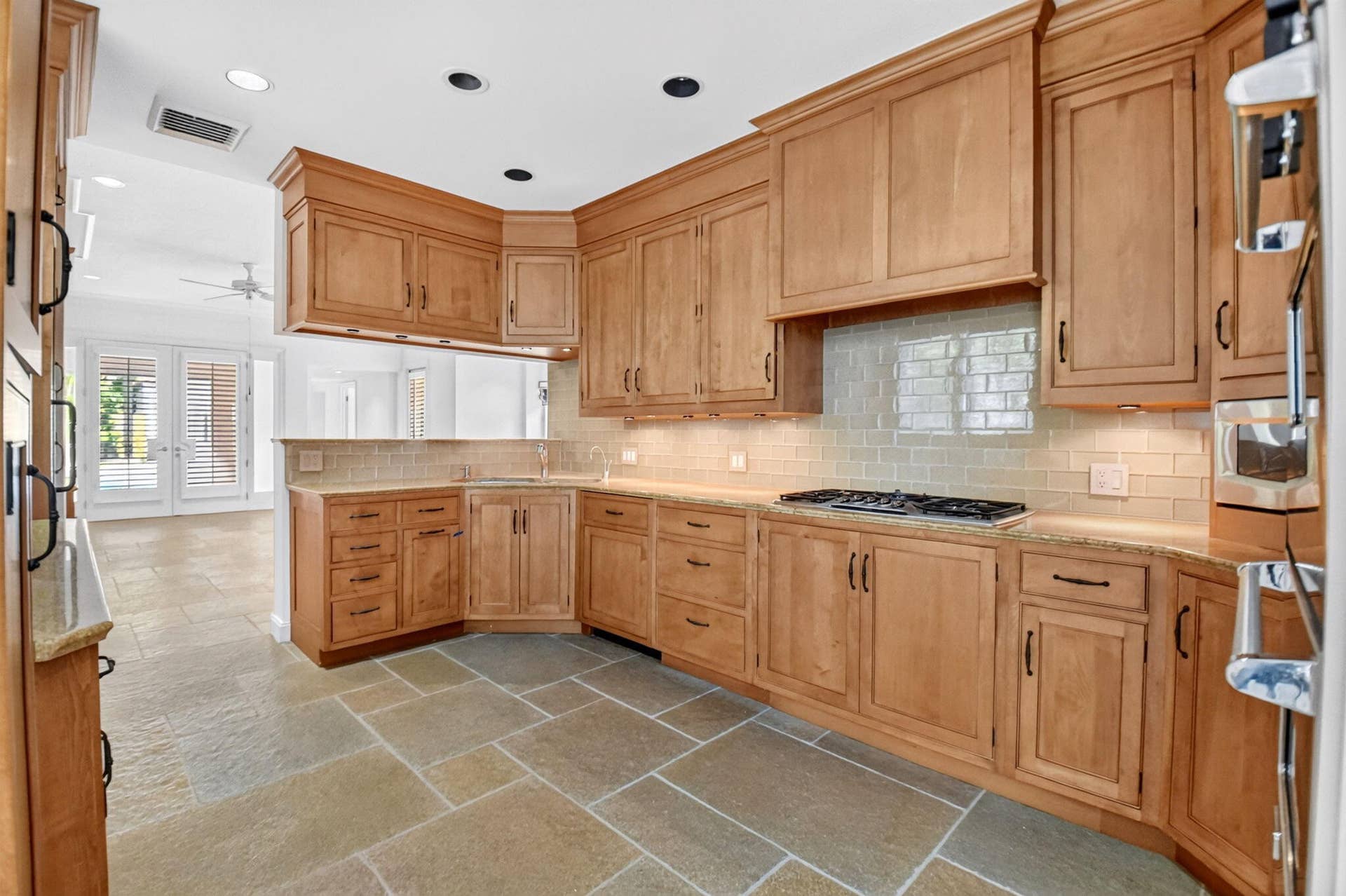5011 S FLAGLER Drive, West Palm Beach, FL 33405 Kitchen