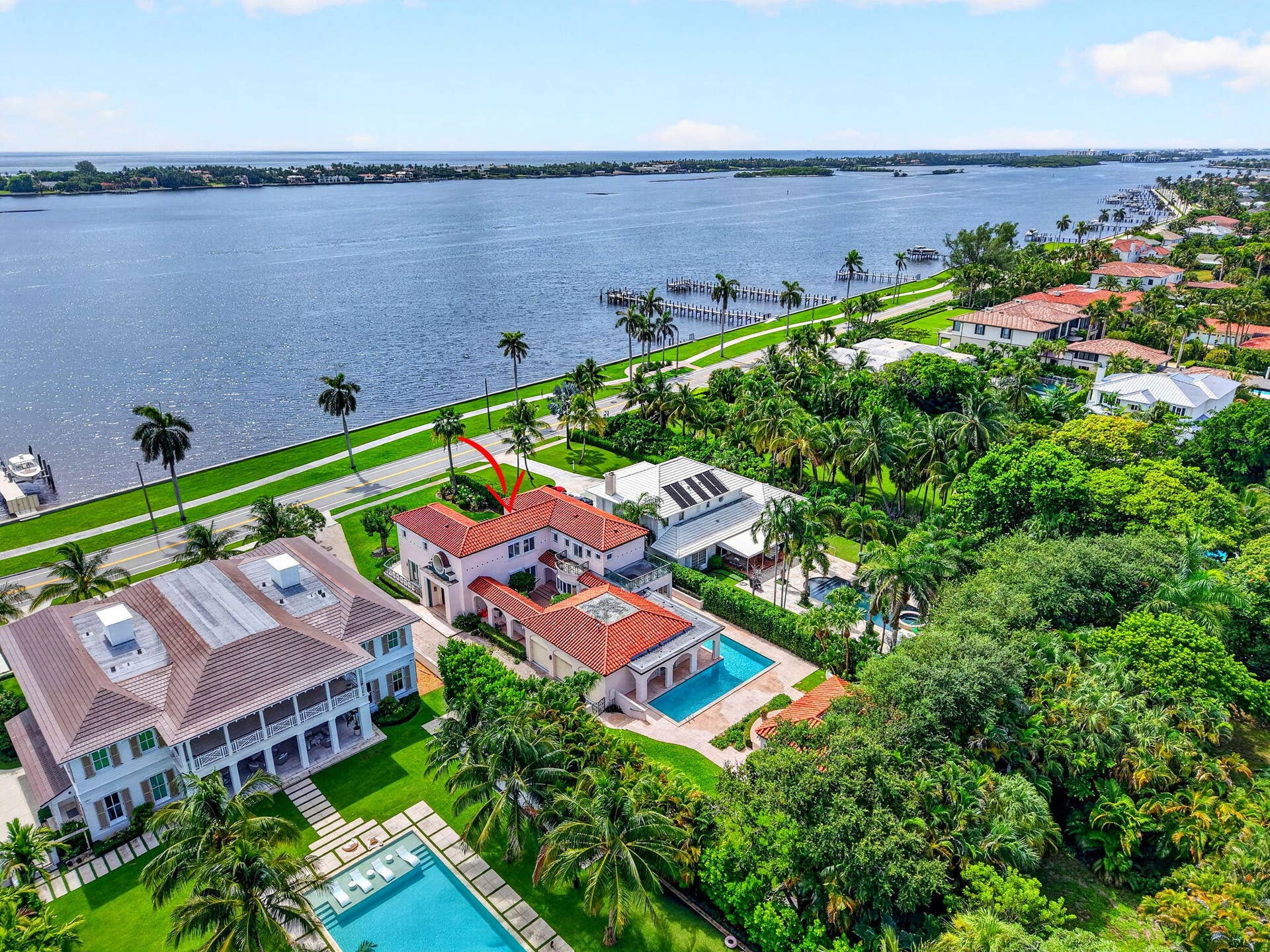 5011 S FLAGLER Drive, West Palm Beach, FL 33405 Waterfront setting