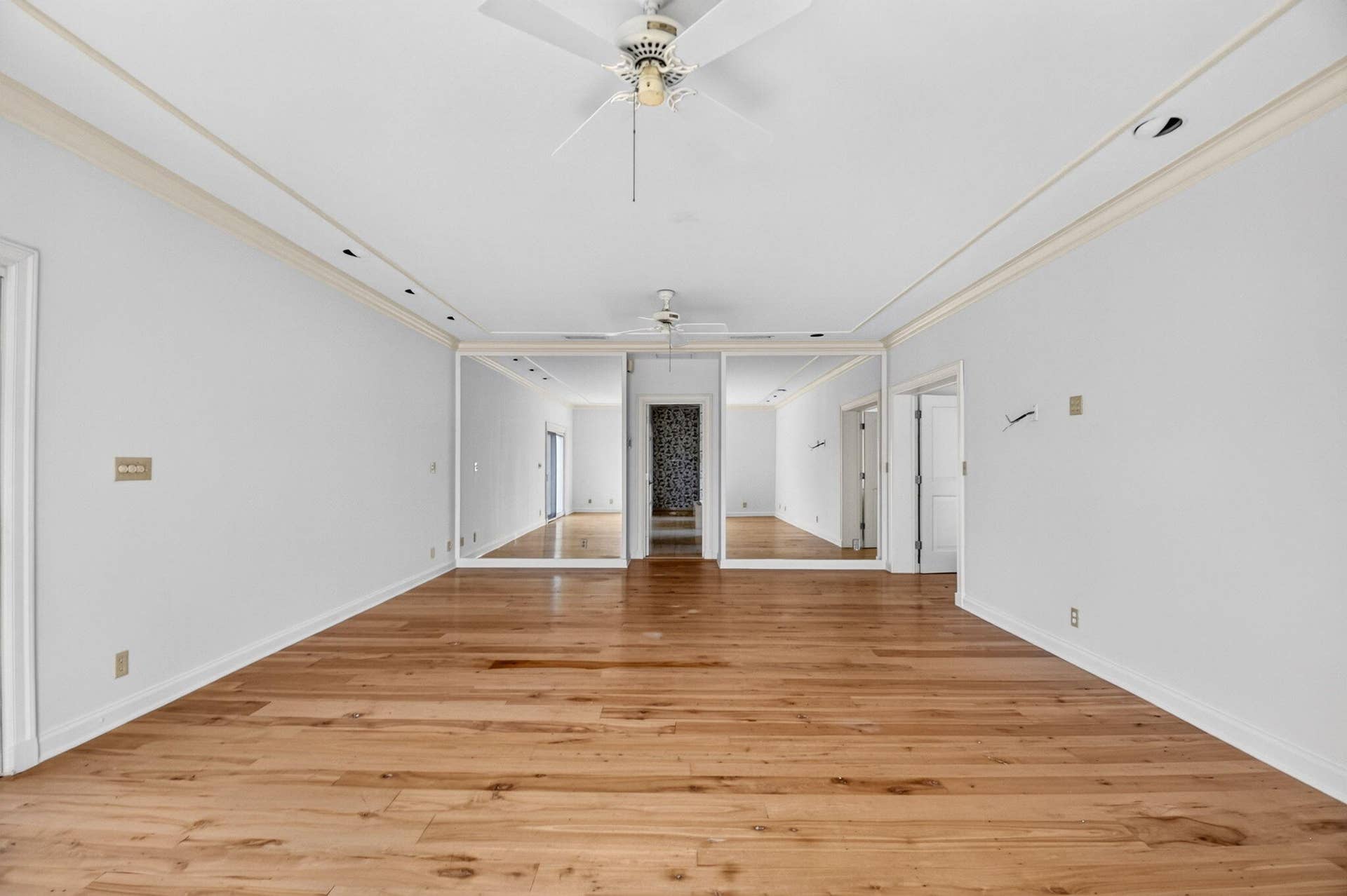 5011 S FLAGLER Drive, West Palm Beach, FL 33405 Primary Closet UP