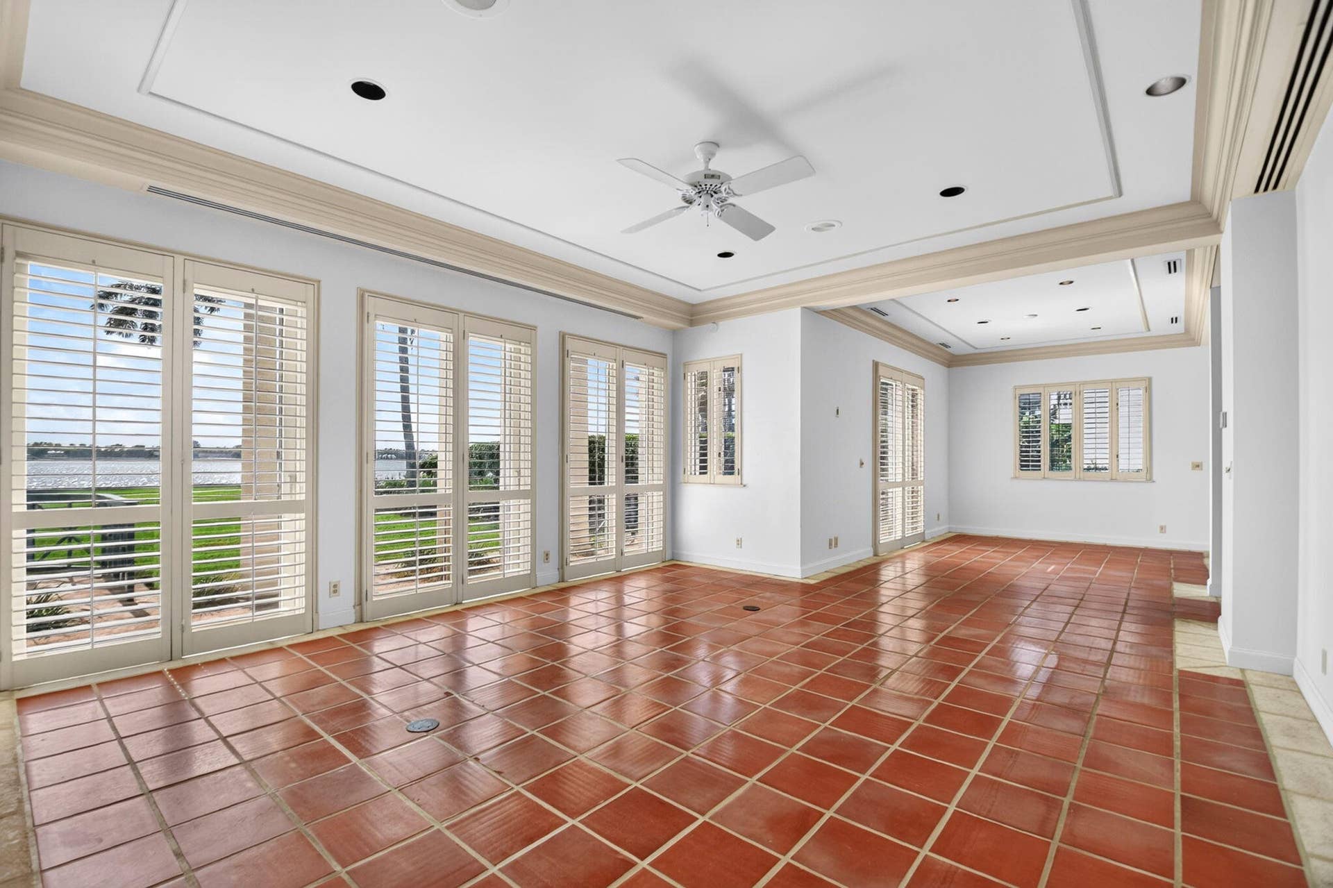 5011 S FLAGLER Drive, West Palm Beach, FL 33405 Living-Dinning