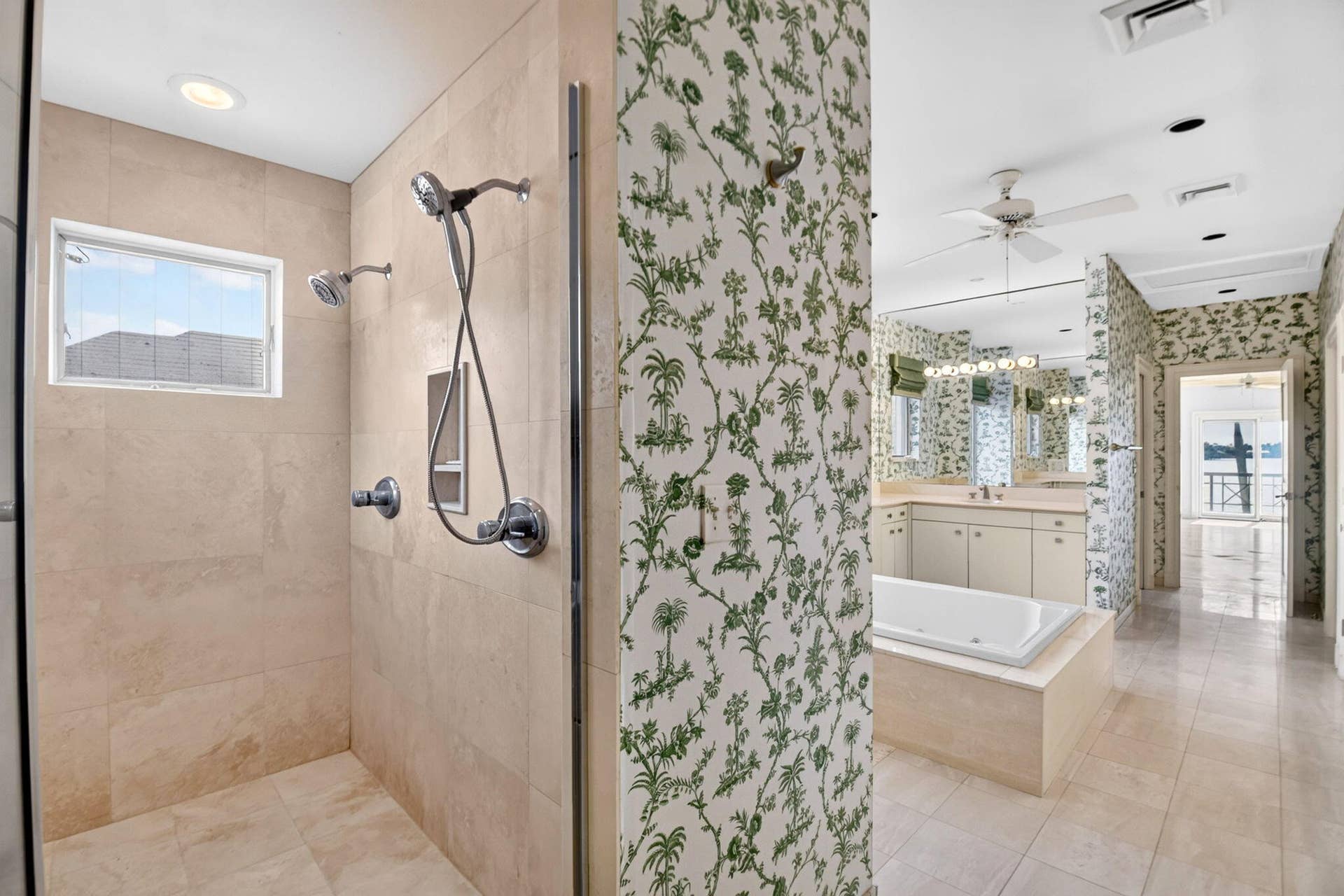 5011 S FLAGLER Drive, West Palm Beach, FL 33405 Primary Bathroom UP