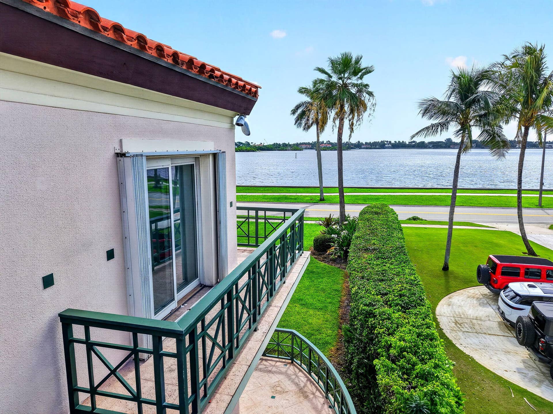 5011 S FLAGLER Drive, West Palm Beach, FL 33405 Primary Bedroom Balcony UP