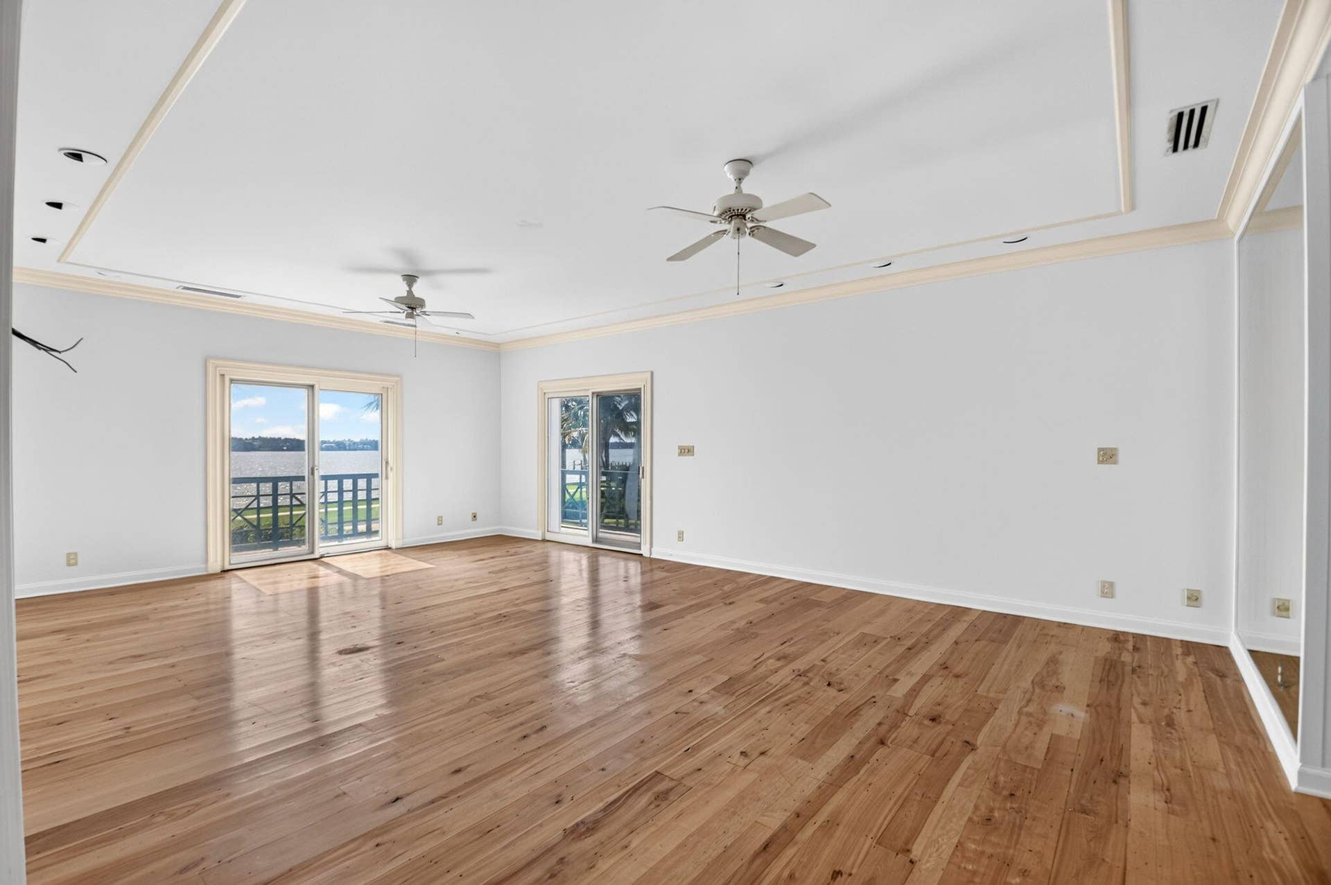 5011 S FLAGLER Drive, West Palm Beach, FL 33405 Primary Bedroom UP