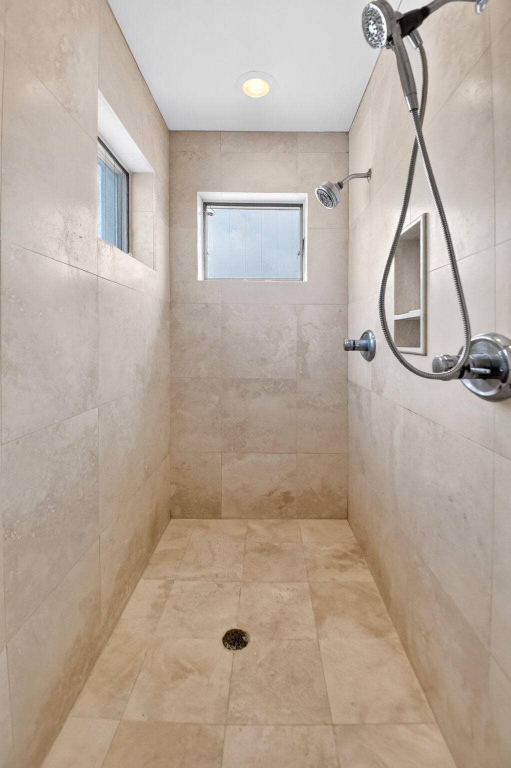 5011 S FLAGLER Drive, West Palm Beach, FL 33405 Primary Bathroom UP