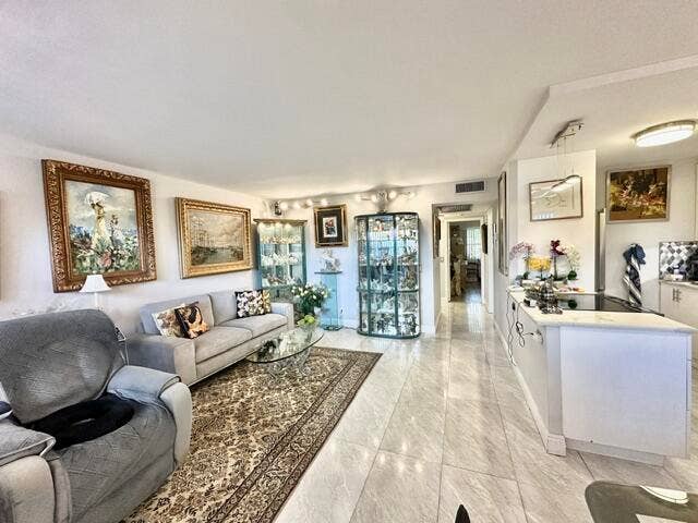 3008 Guildford A, Boca Raton, FL 33434 IMG_8842