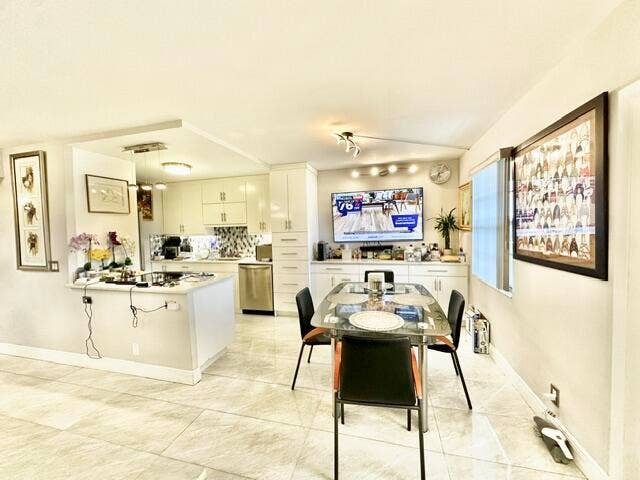 3008 Guildford A, Boca Raton, FL 33434 IMG_8839