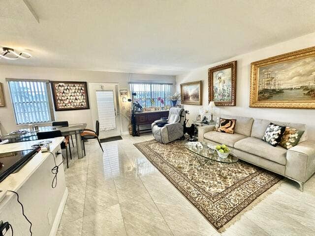 3008 Guildford A, Boca Raton, FL 33434 IMG_8843