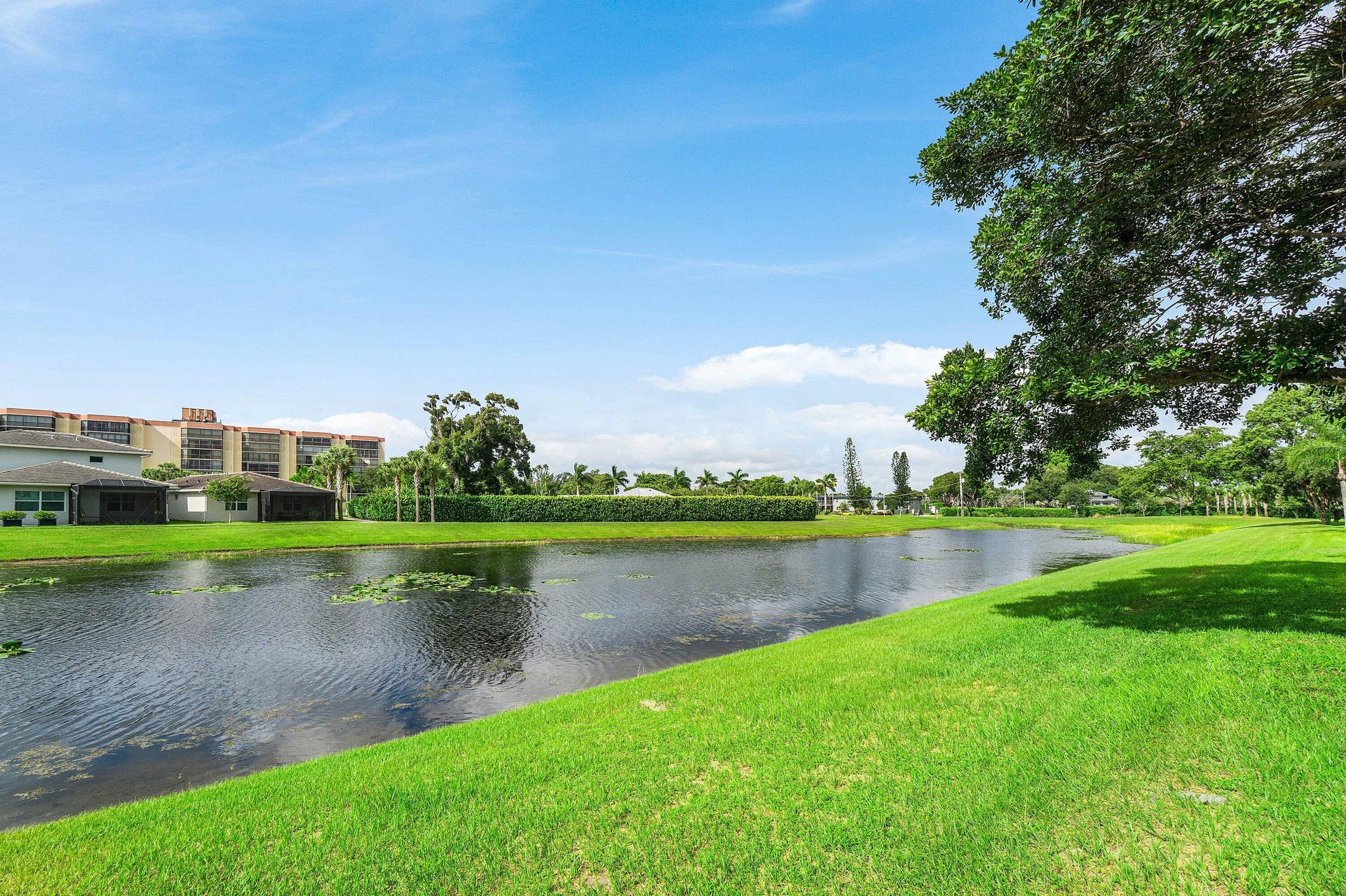 7290 KINGHURST Drive, #106, Delray Beach, FL 33446 STUNNING LAKE VIEW