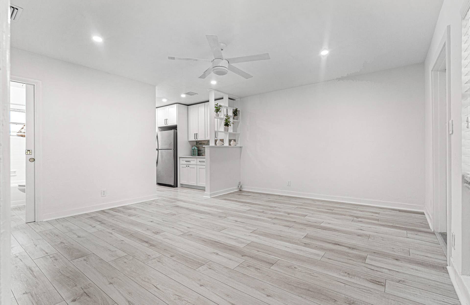 Living Dining Areas