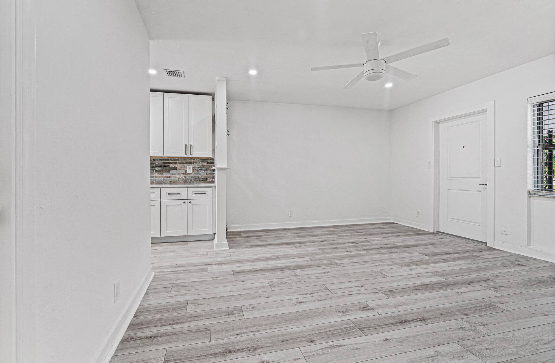 Living Dining Areas