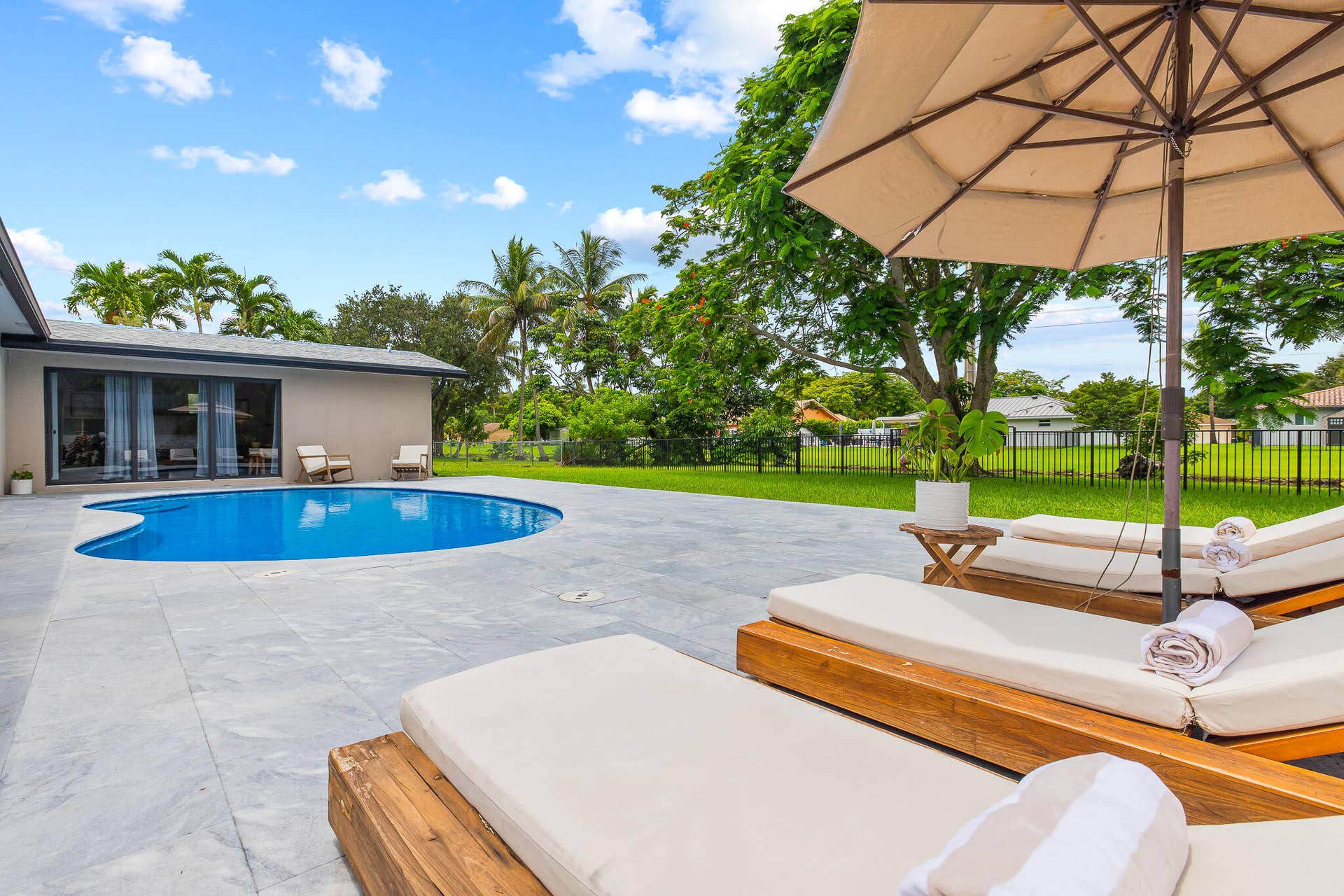 841 NW 75TH Terrace, Plantation, FL 33317 841 NW 75th Terrace Plantation-17