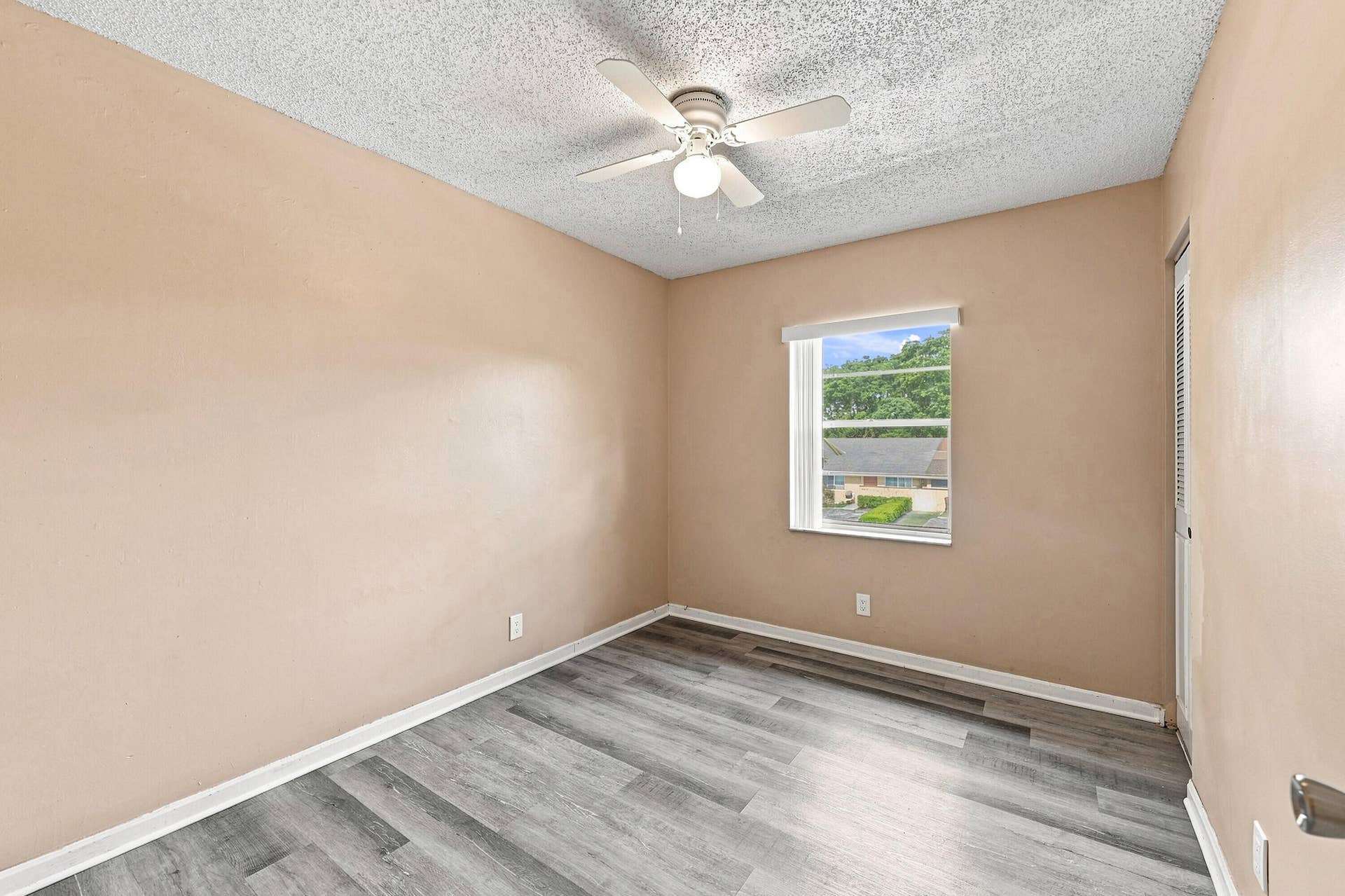 18_bedroom