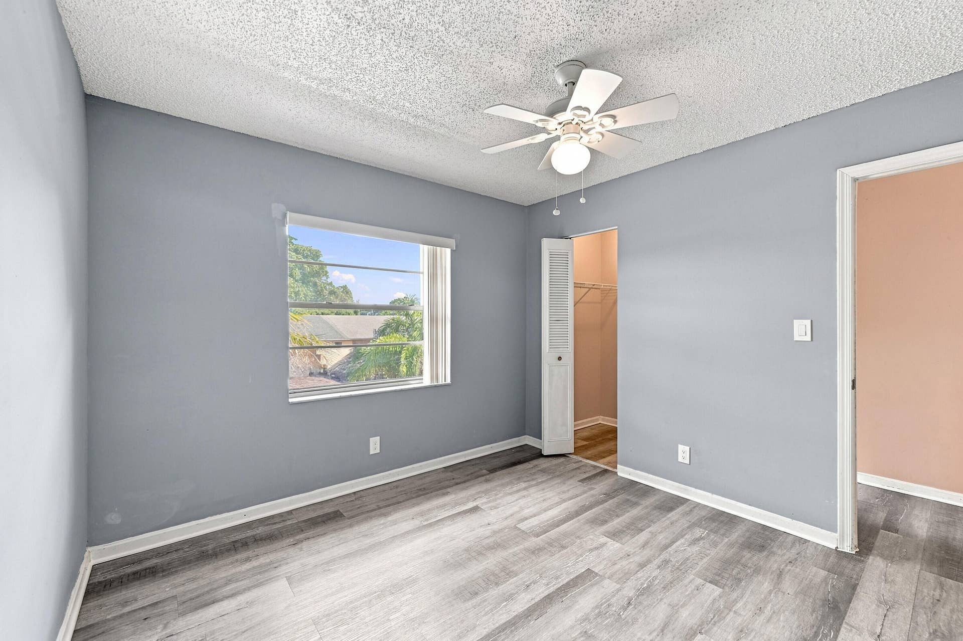 17_bedroom
