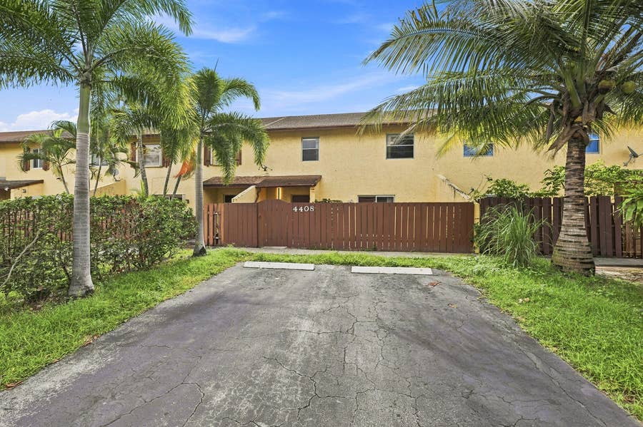 Property photo for 4408 NW 4TH Avenue, Deerfield Beach, FL