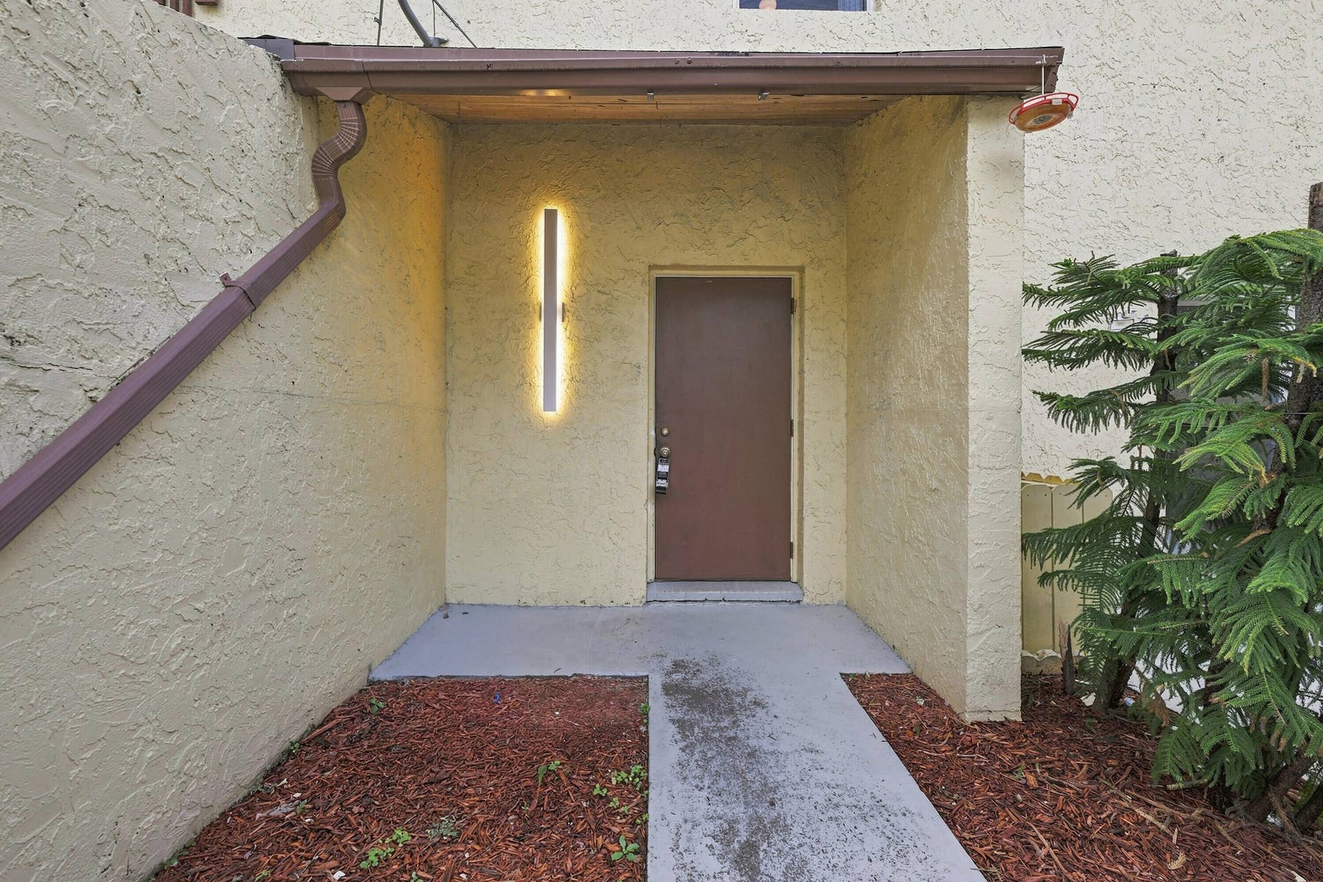 03_exterior entry