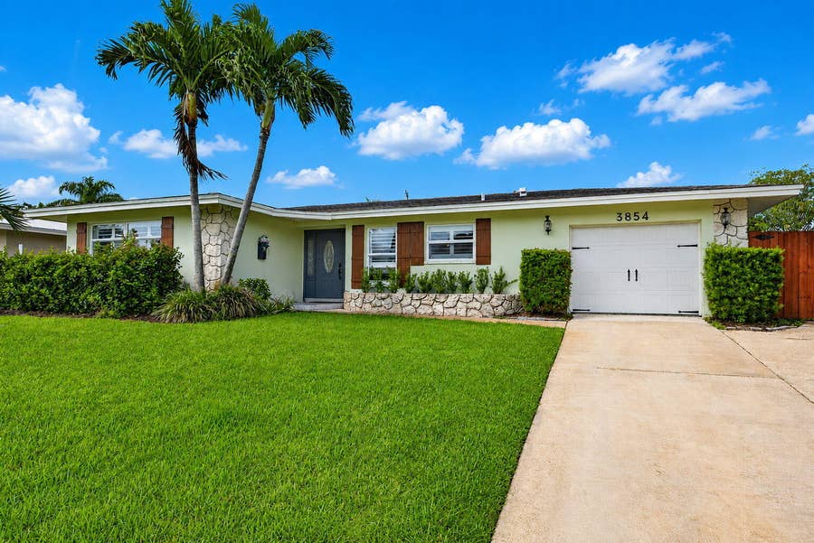 Property photo for 3854 BUTTERCUP Circle S, Palm Beach Gardens, FL