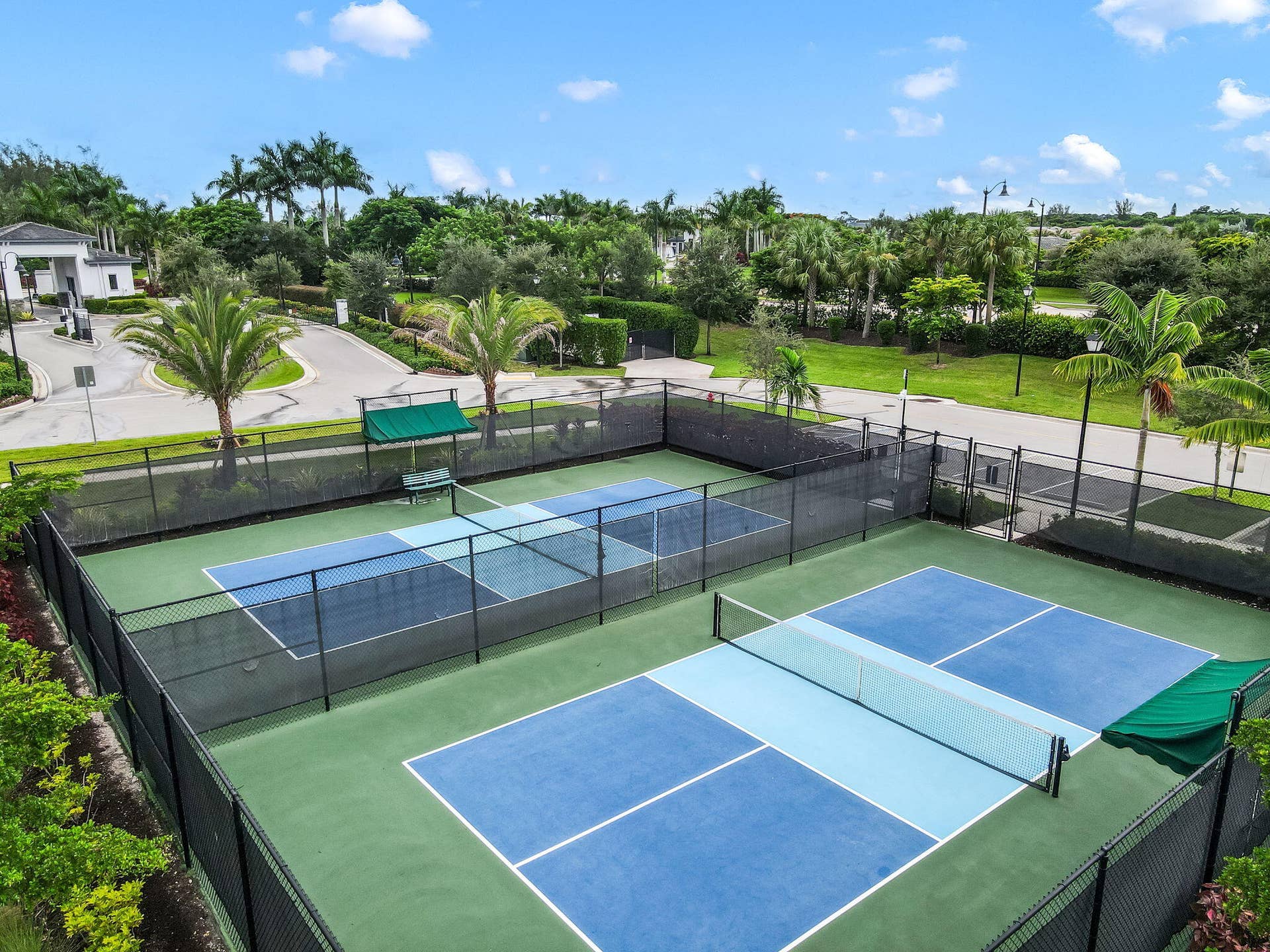 7520 N BLUE SPRING Drive, Parkland, FL 33067 32-web-or-mls-DJI_0037