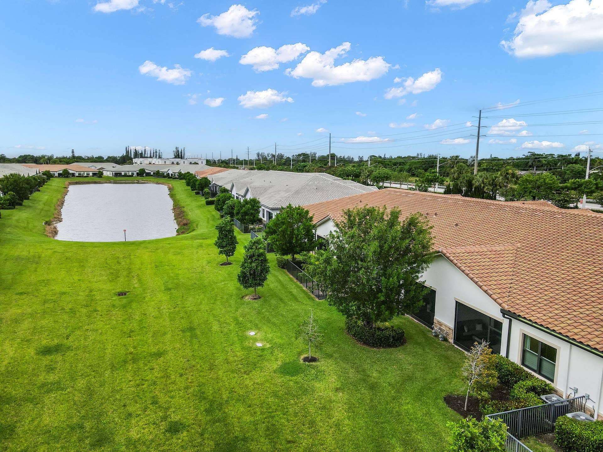 7520 N BLUE SPRING Drive, Parkland, FL 33067 43-web-or-mls-DJI_0036