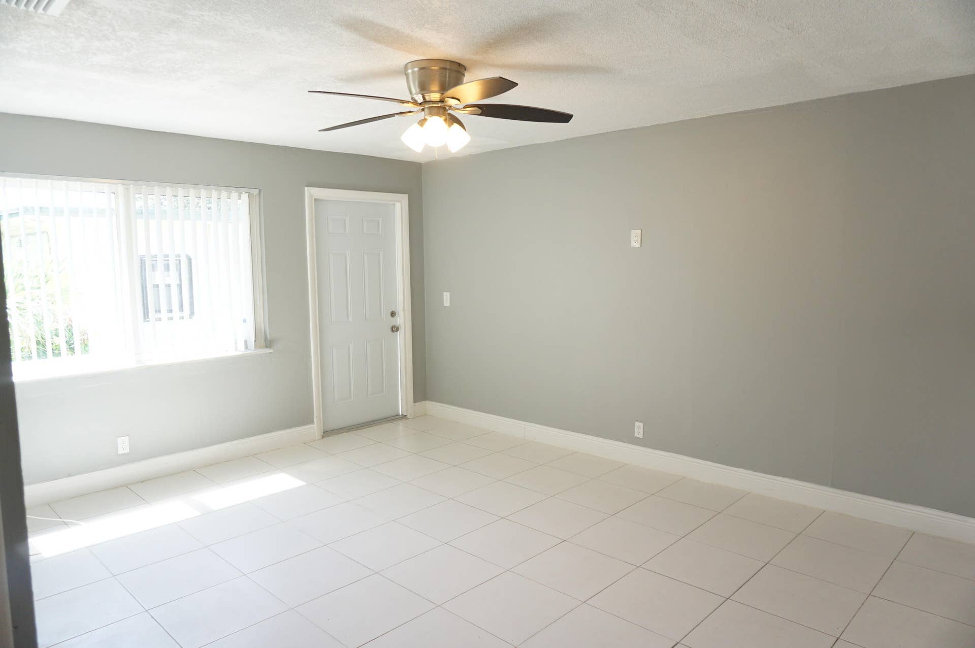 1456 W 29TH Street, #1, Riviera Beach, FL 33404 DSC07353